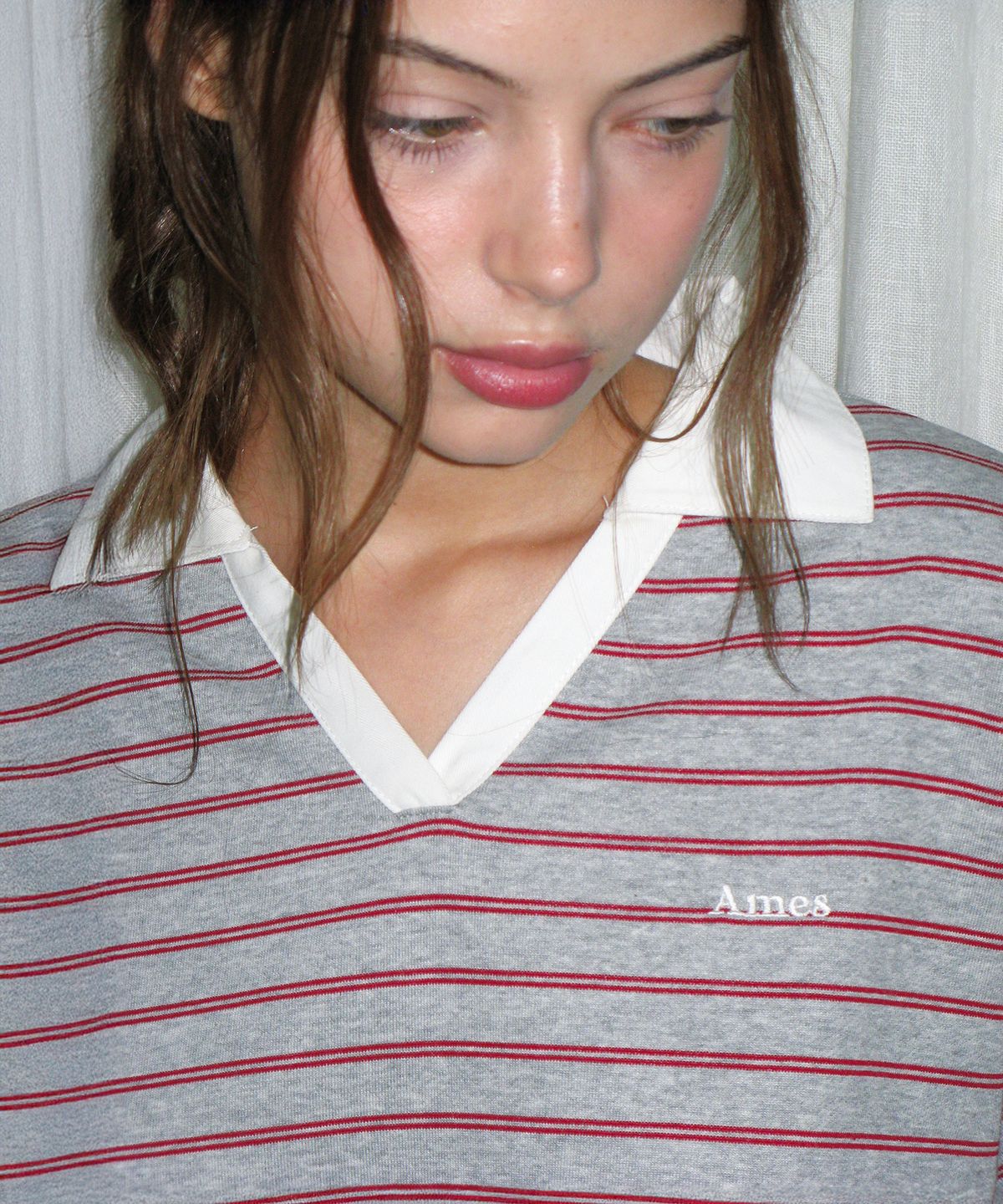 아메스 월드와이드(AMES-WORLDWIDE) V NECK COLLAR STRIPE SWEATSHIRT GREY