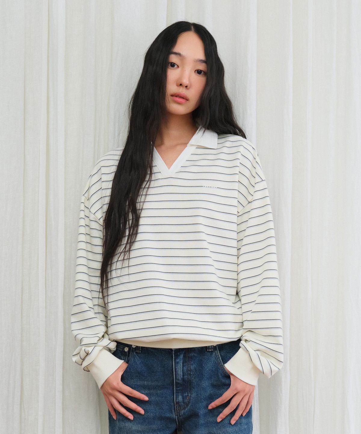 아메스 월드와이드(AMES-WORLDWIDE) V NECK COLLAR STRIPE SWEATSHIRT IVORY
