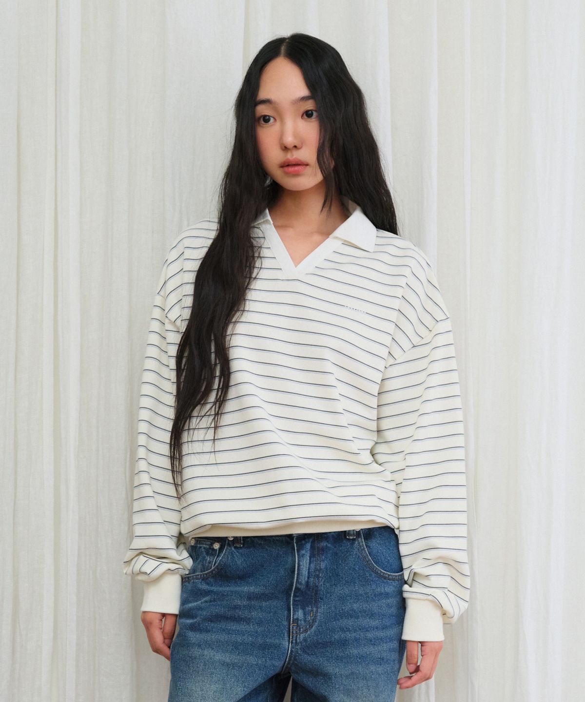 아메스 월드와이드(AMES-WORLDWIDE) V NECK COLLAR STRIPE SWEATSHIRT IVORY
