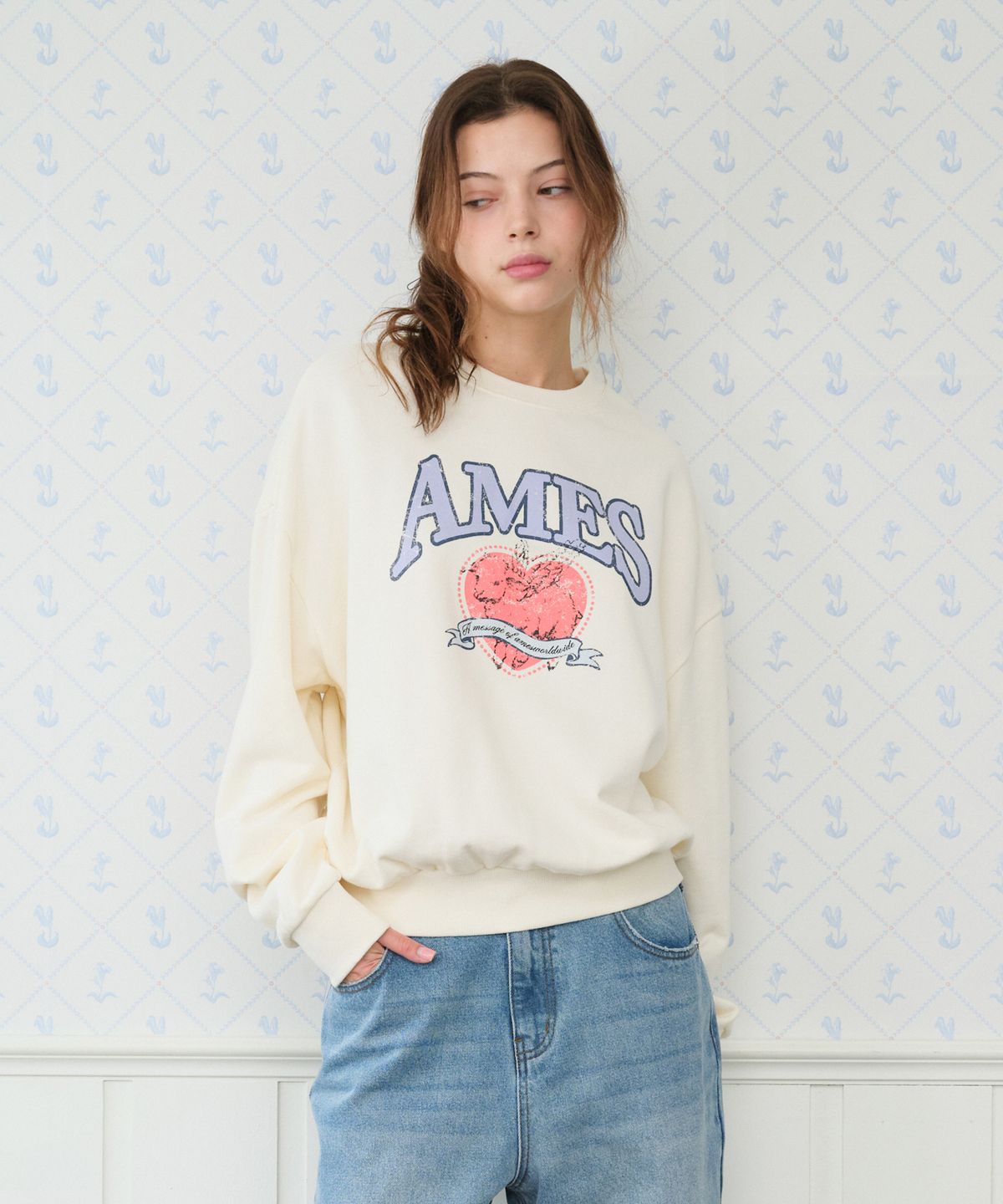 아메스 월드와이드(AMES-WORLDWIDE) ANGEL LOVE SWEATSHIRT CREAM