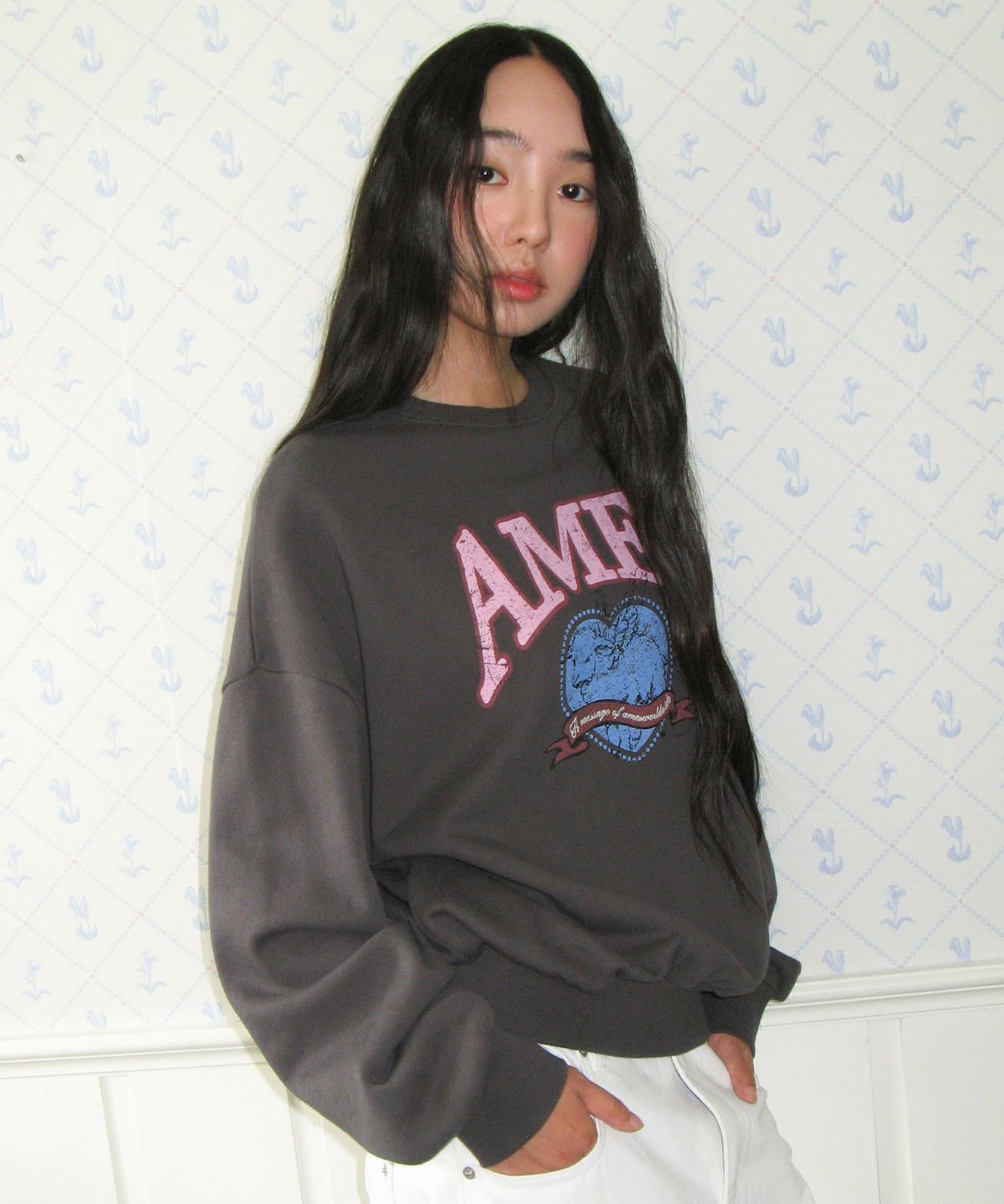 아메스 월드와이드(AMES-WORLDWIDE) ANGEL LOVE SWEATSHIRT CHARCOAL