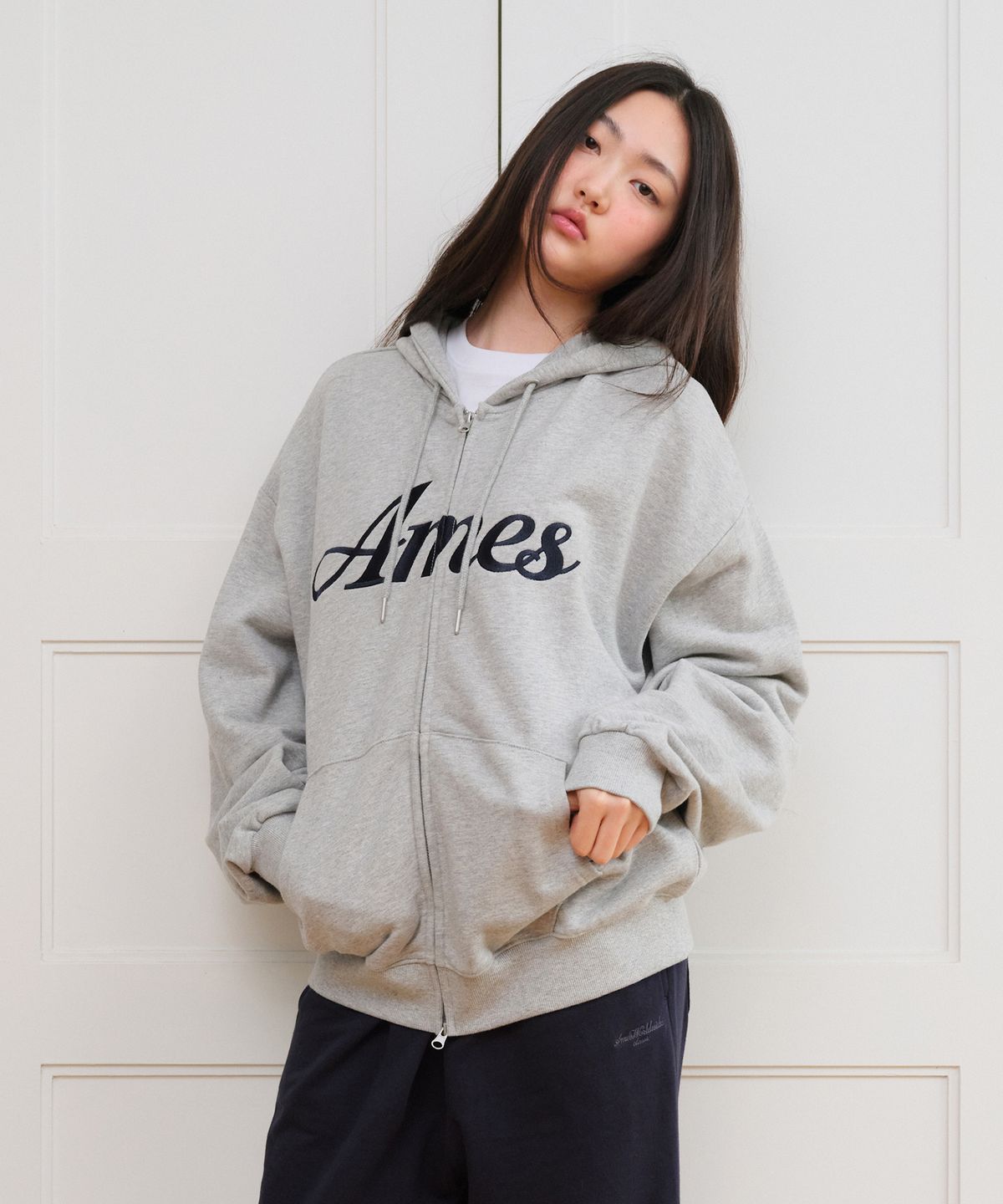 아메스 월드와이드(AMES-WORLDWIDE) STANDARD LOGO HOODIE ZIP-UP GREY