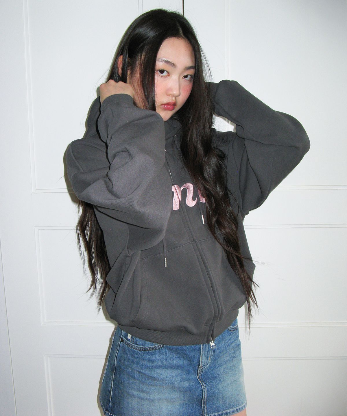 아메스 월드와이드(AMES-WORLDWIDE) STANDARD LOGO HOODIE ZIP-UP CHARCOAL