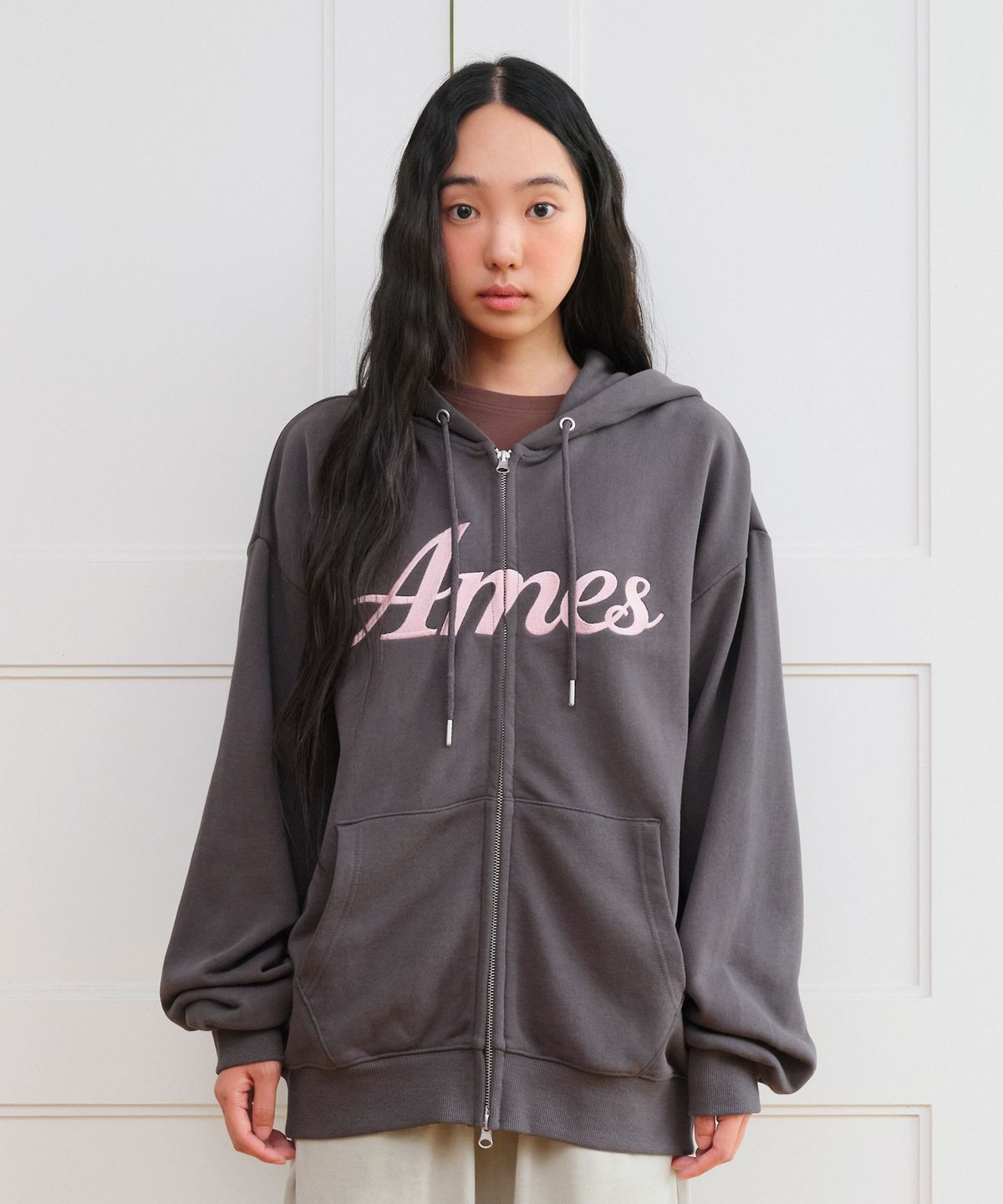 아메스 월드와이드(AMES-WORLDWIDE) STANDARD LOGO HOODIE ZIP-UP CHARCOAL