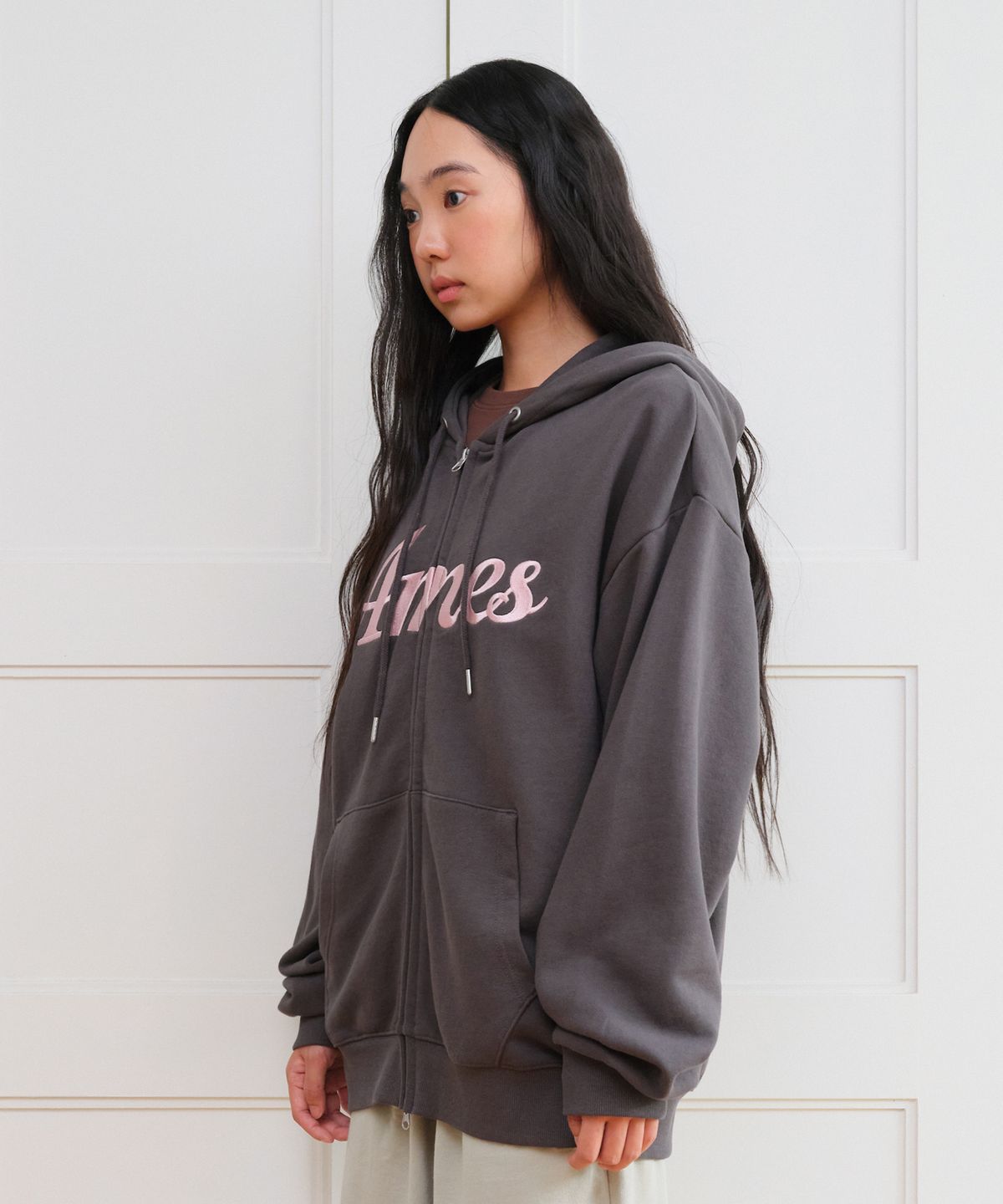 아메스 월드와이드(AMES-WORLDWIDE) STANDARD LOGO HOODIE ZIP-UP CHARCOAL