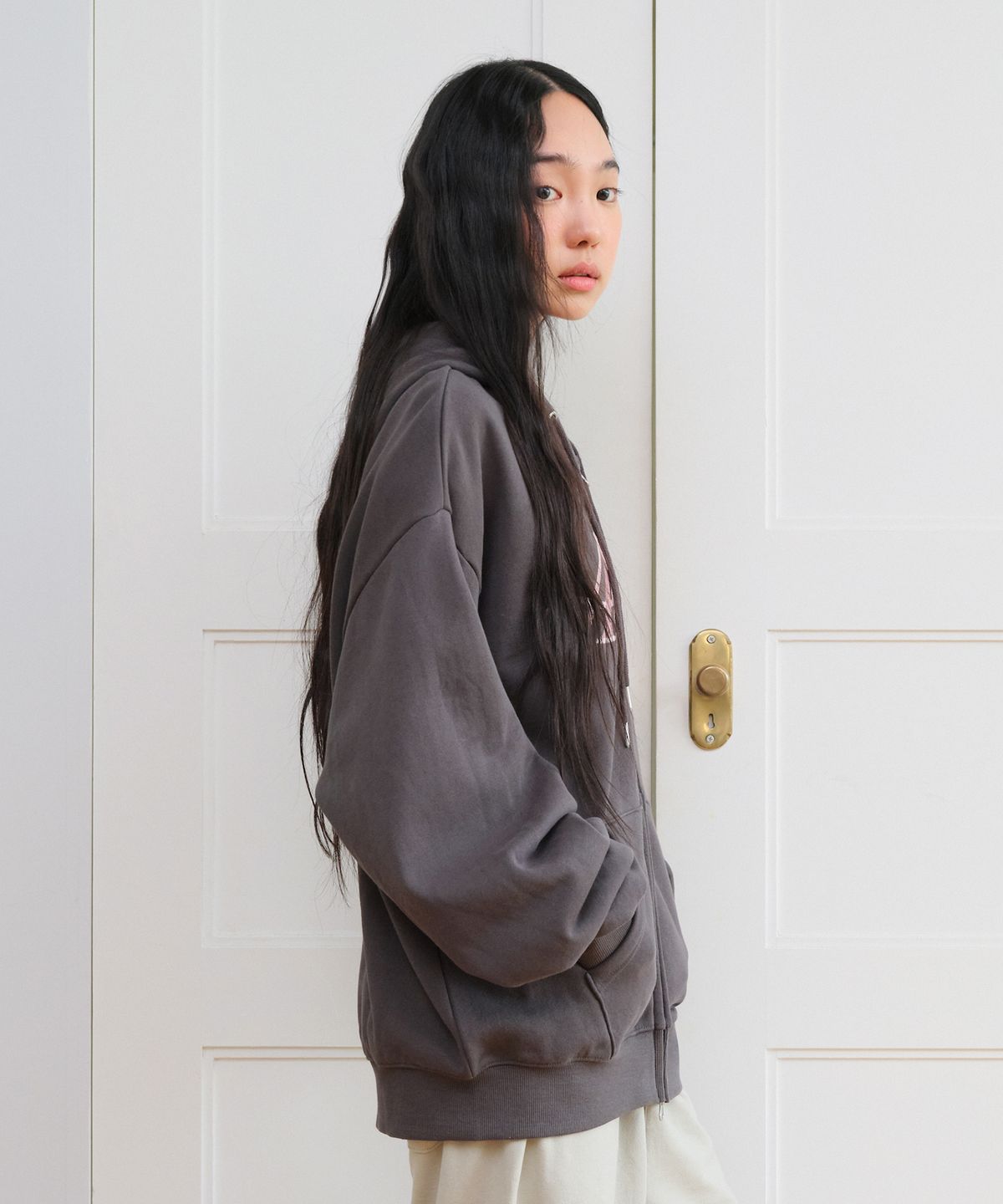 아메스 월드와이드(AMES-WORLDWIDE) STANDARD LOGO HOODIE ZIP-UP CHARCOAL