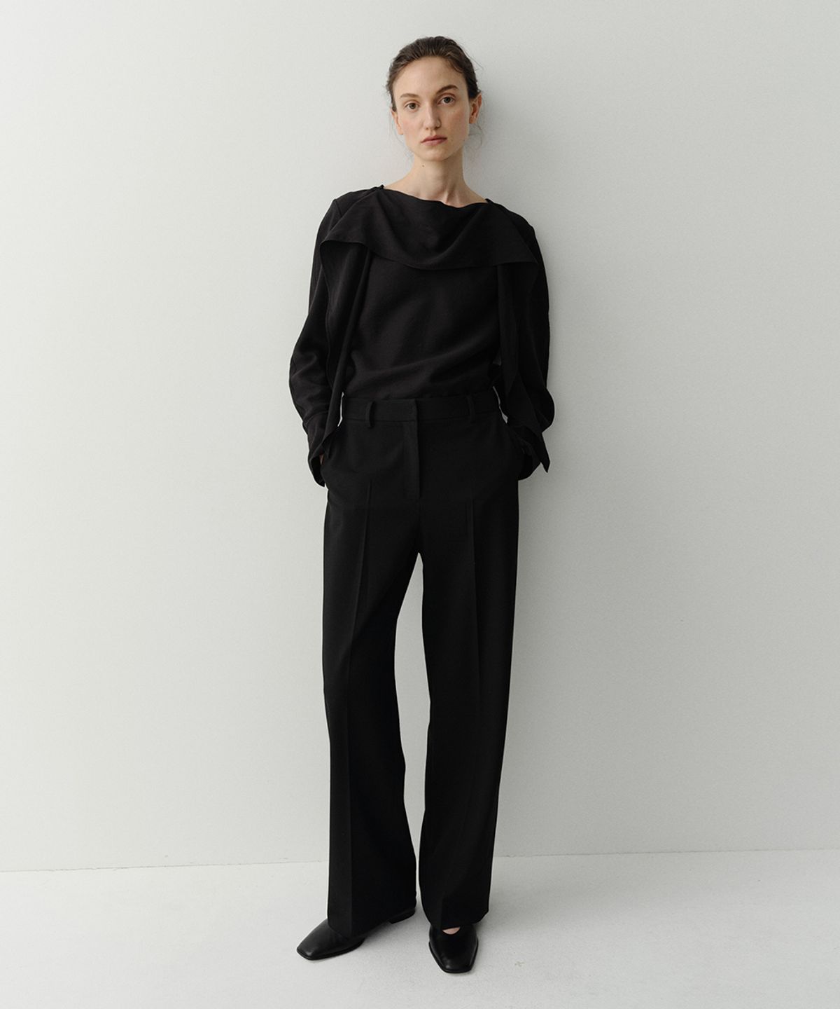 이아(EAAH) FW ATO STRAIGHT PANTS (BLACK)