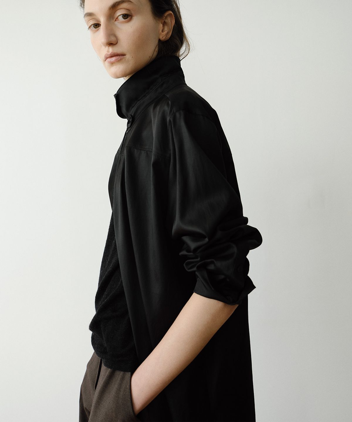 이아(EAAH) TESS ZIPPED SHIRT (BLACK)