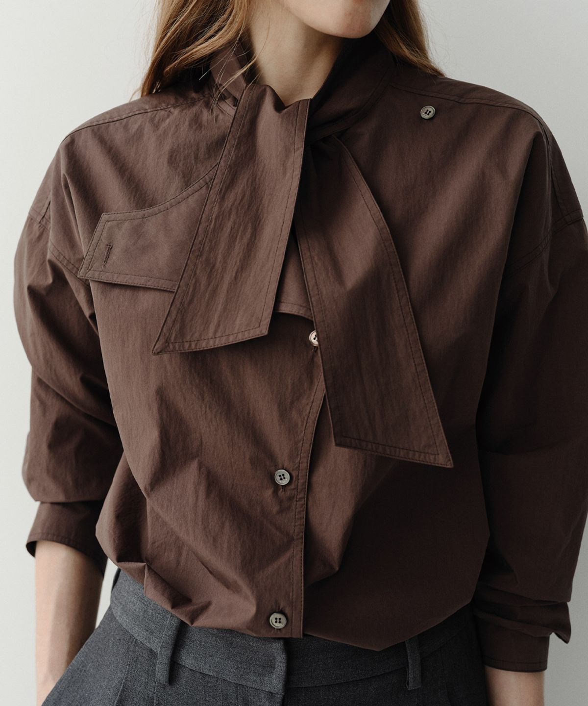 이아(EAAH) BOW TIE SHIRT (BROWN)