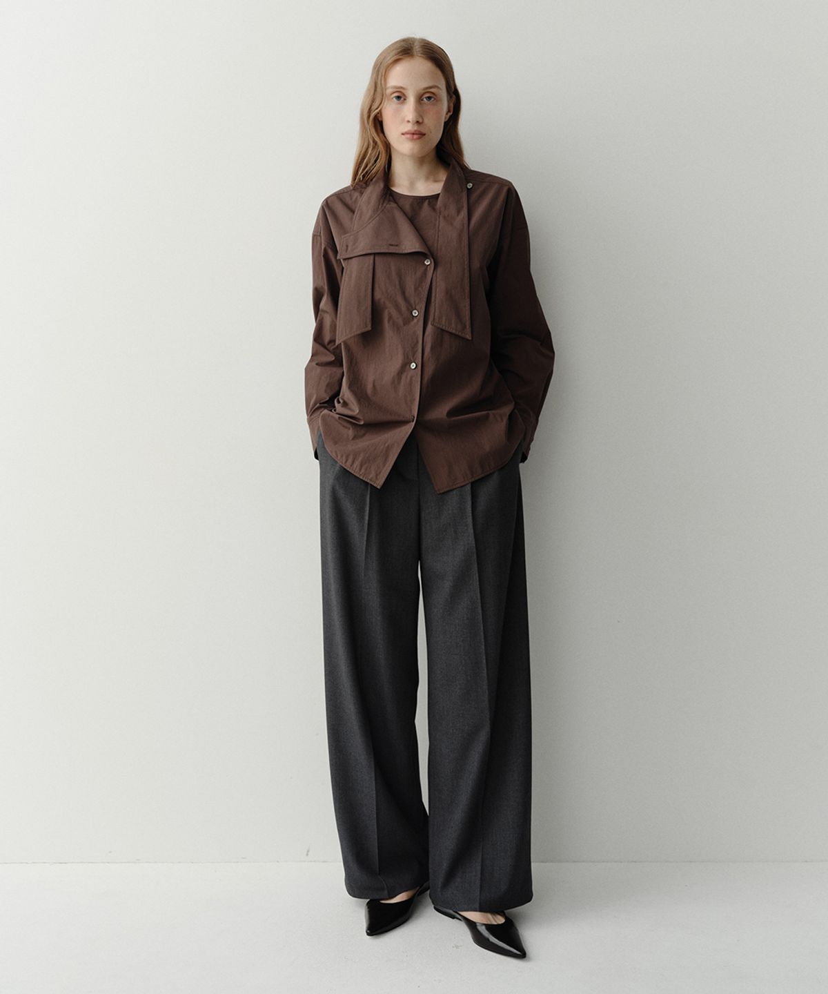 이아(EAAH) BOW TIE SHIRT (BROWN)
