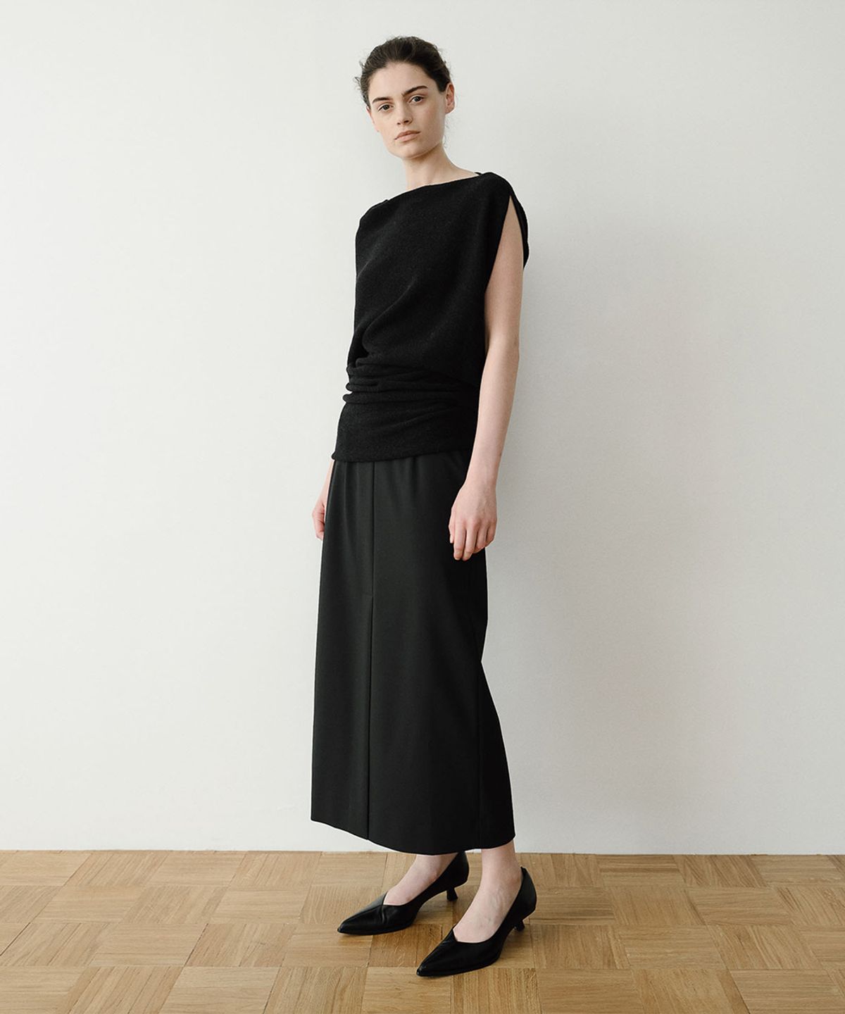 이아(EAAH) BABY ALPACA DRAPE KNIT TOP (BLACK)