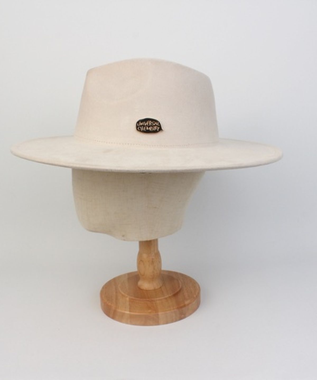 유니버셜 케미스트리(UNIVERSAL CHEMISTRY) Suede Simple Ivory Fedora 페도라