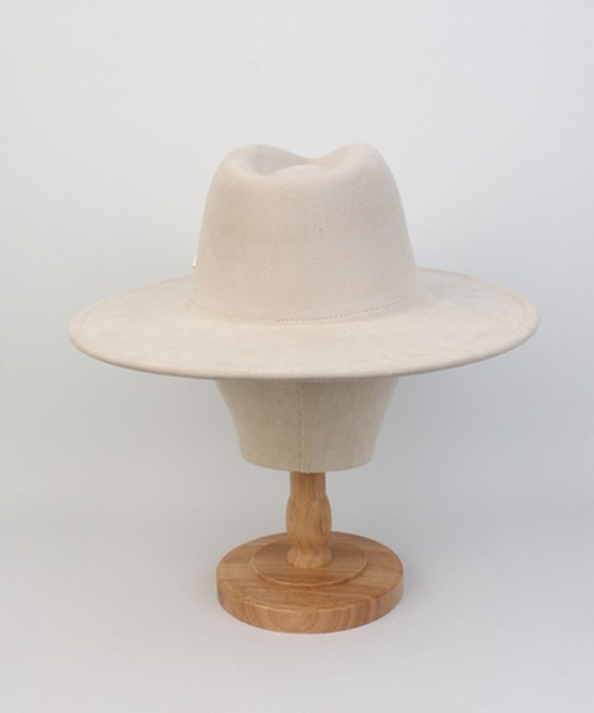 유니버셜 케미스트리(UNIVERSAL CHEMISTRY) Suede Simple Ivory Fedora 페도라