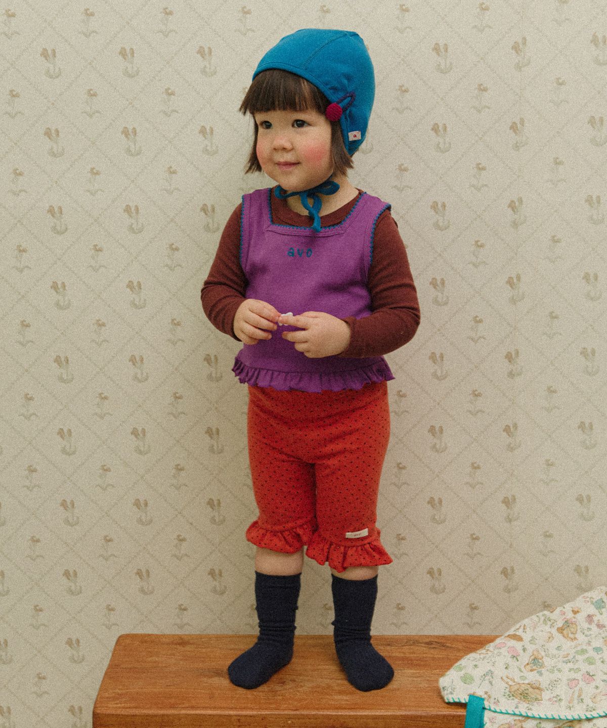 아보(AVO) FRILL SQUARE SLEEVELESS TOP_PURPLE