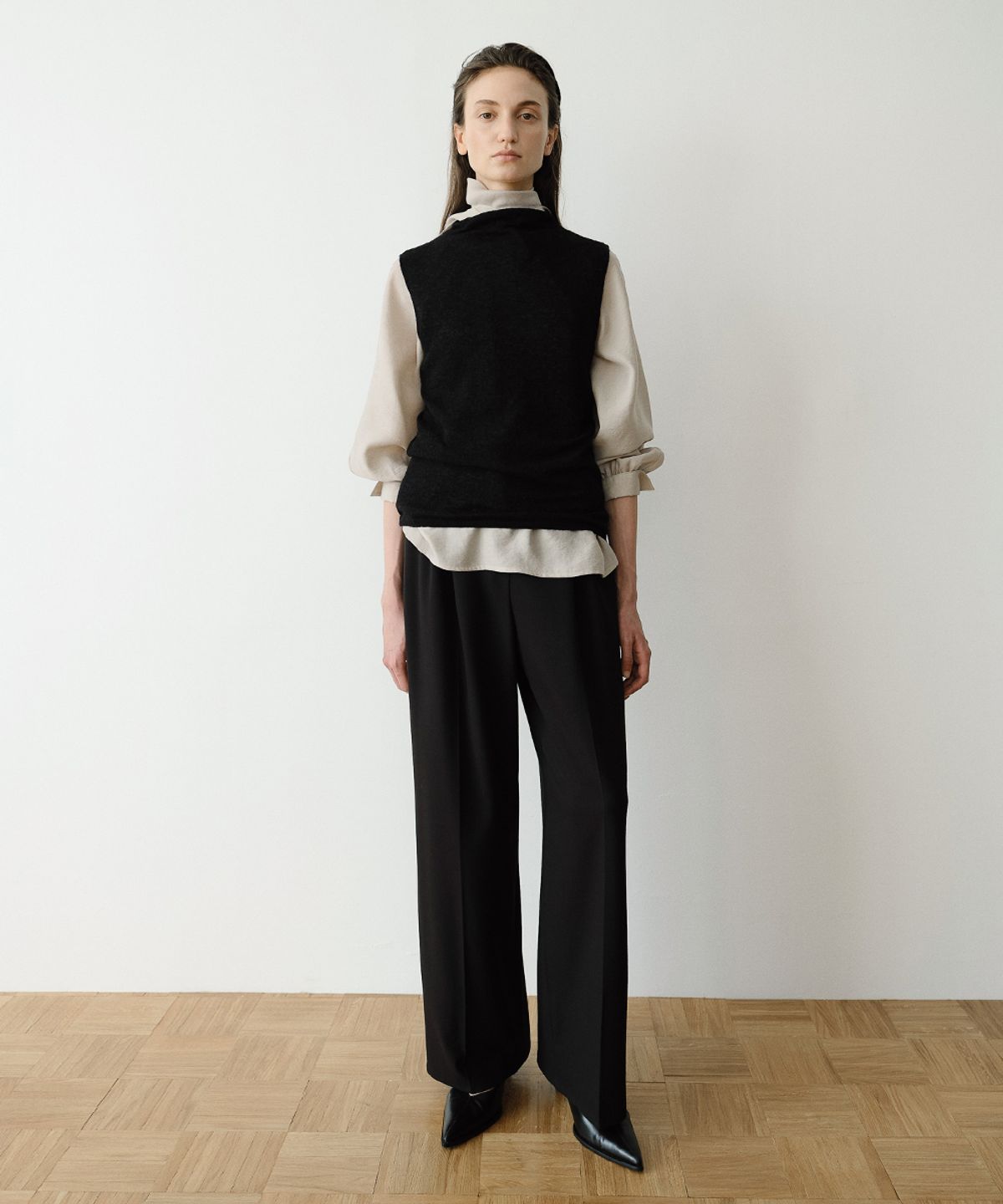 이아(EAAH) BABY ALPACA MOCK NECK KNIT TOP (BLACK)