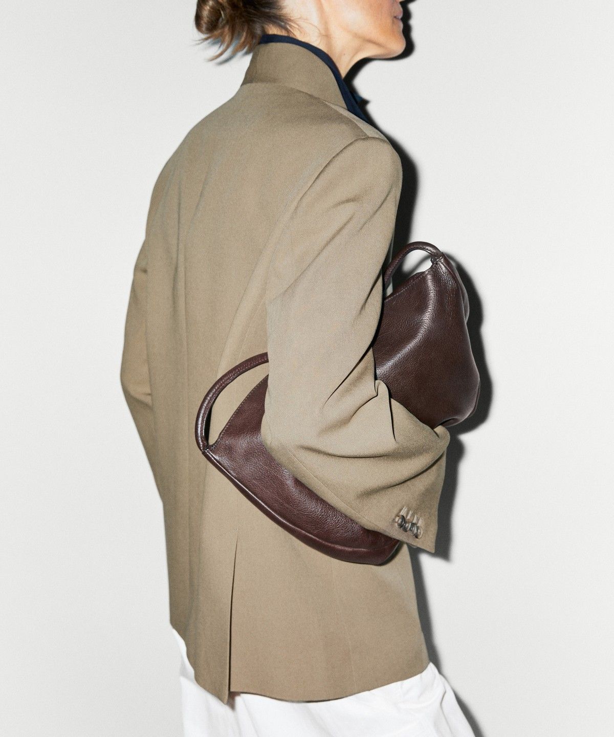 마시모두띠(MASSIMO DUTTI) 하이넥 블레이저