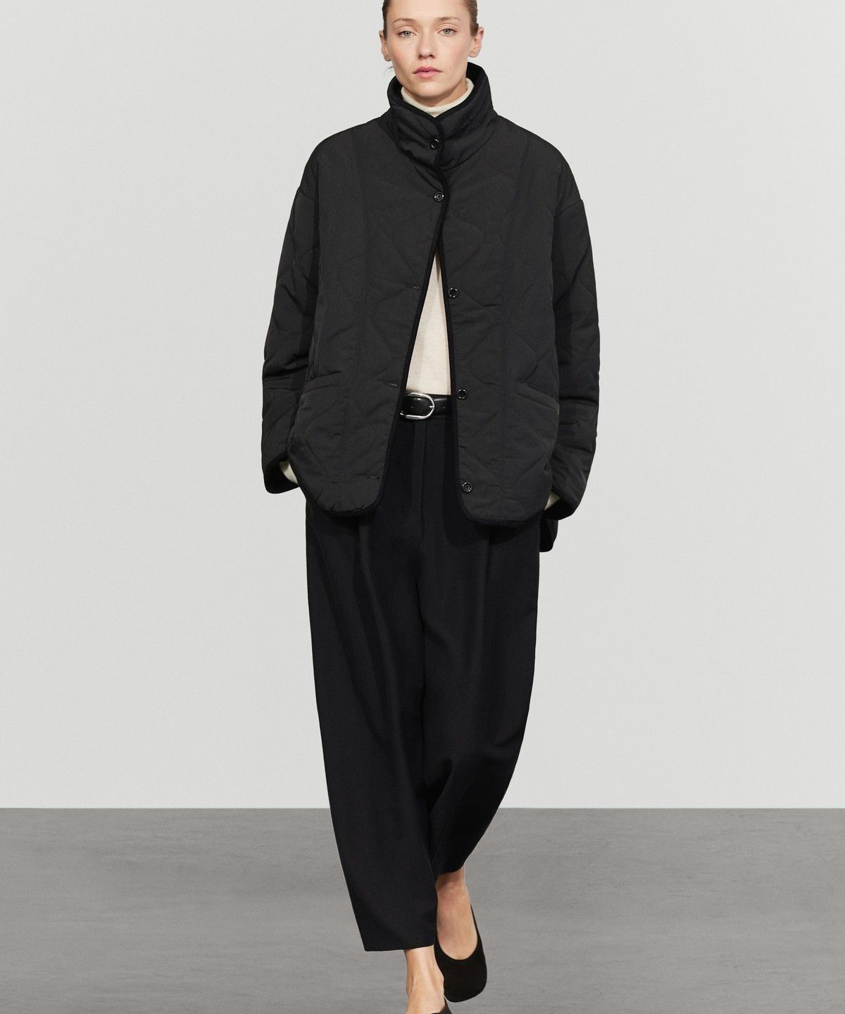 마시모두띠(MASSIMO DUTTI) 웨이브 스티치 디테일 재킷