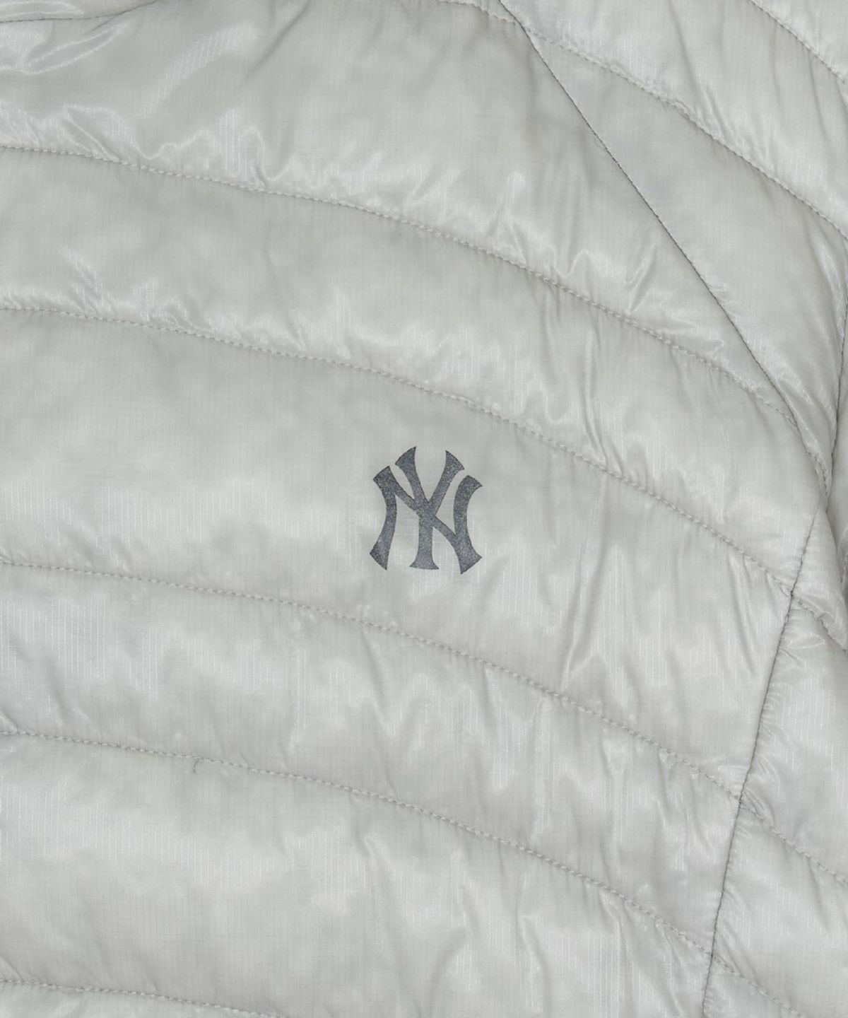엠엘비(MLB) 커브 에어쉘 경량 후드 패딩 NY (Ptn.Grey)