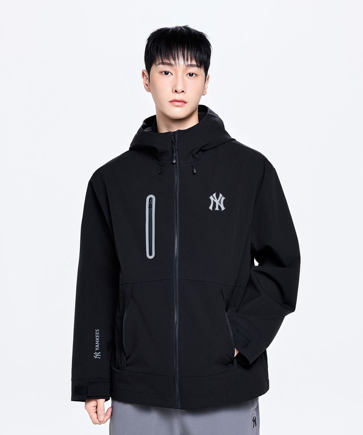 엠엘비(MLB) 고프코어 메가로고 2L 커브 바람막이 NY (Black)