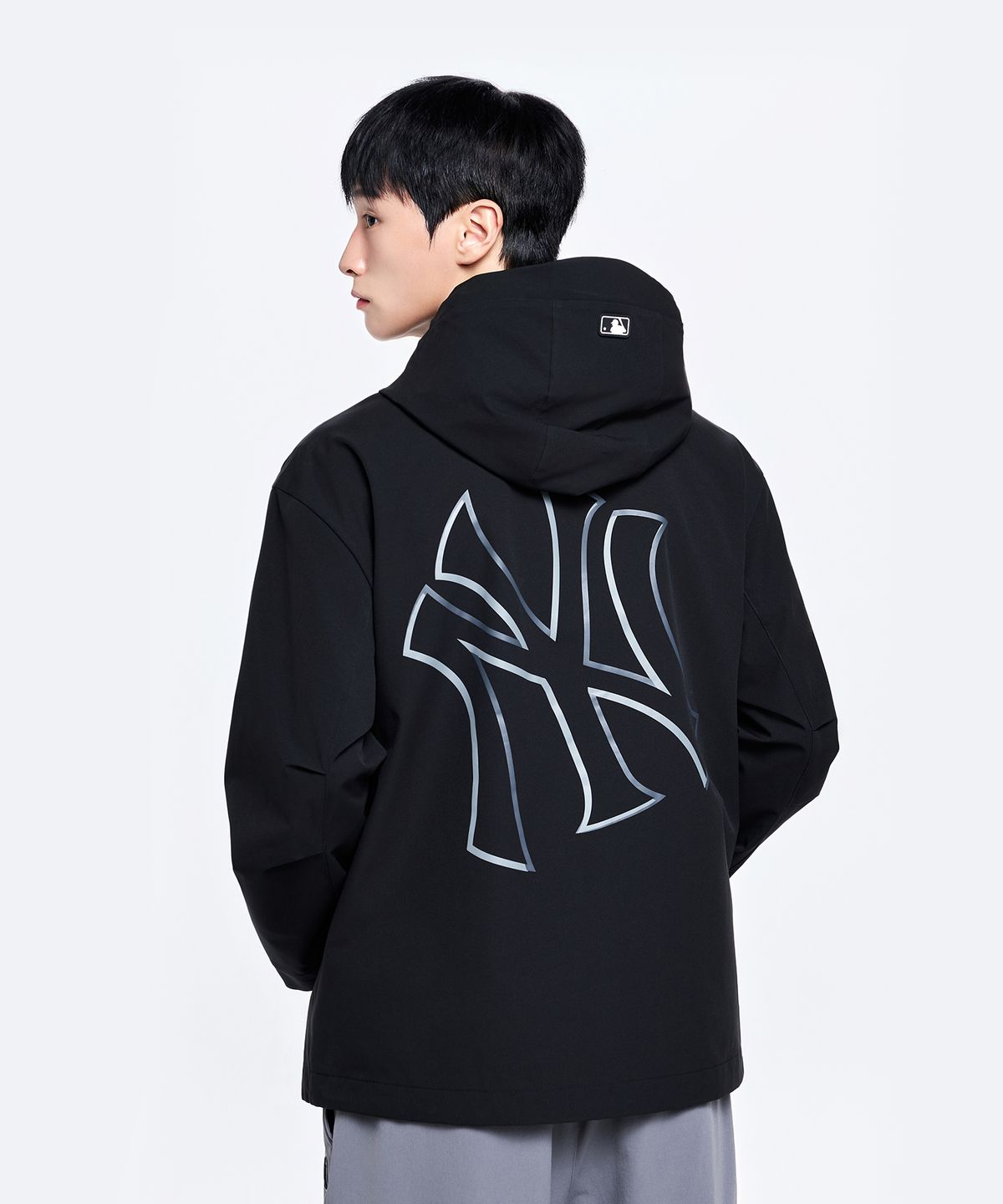 엠엘비(MLB) 고프코어 메가로고 2L 커브 바람막이 NY (Black)