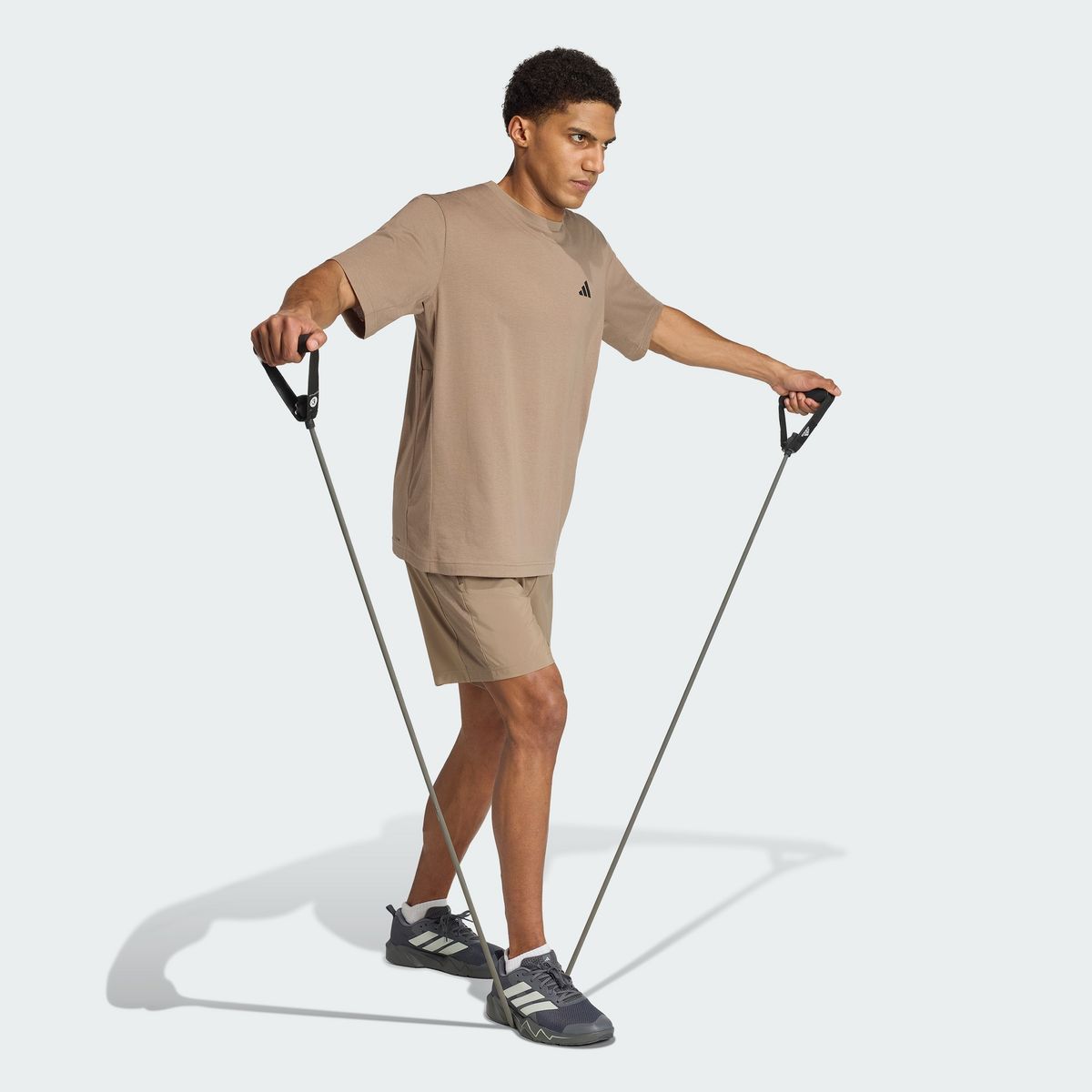 아디다스(ADIDAS) 워크아웃 에센셜 베이스 우븐 쇼츠 KS3843