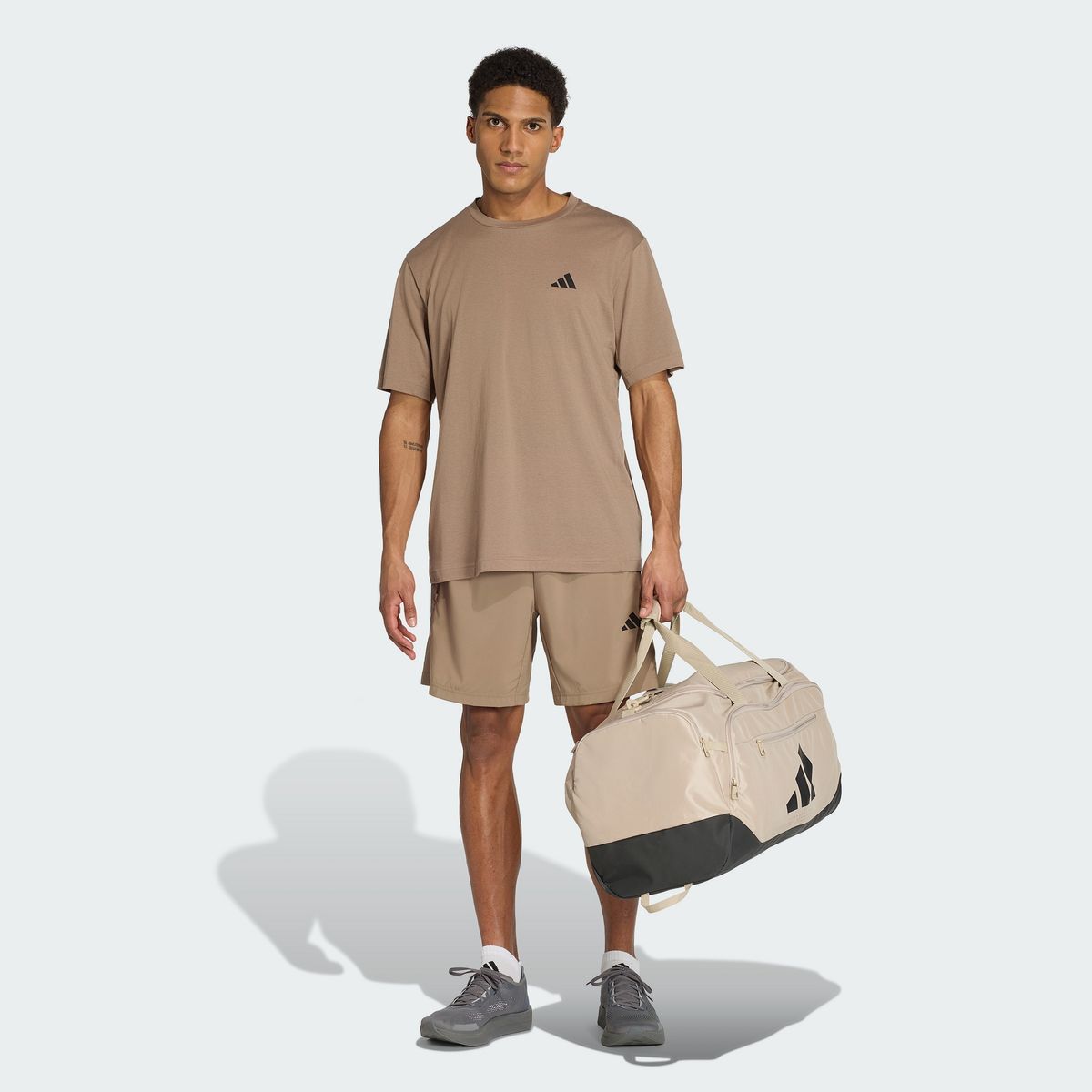 아디다스(ADIDAS) 워크아웃 에센셜 베이스 우븐 쇼츠 KS3843