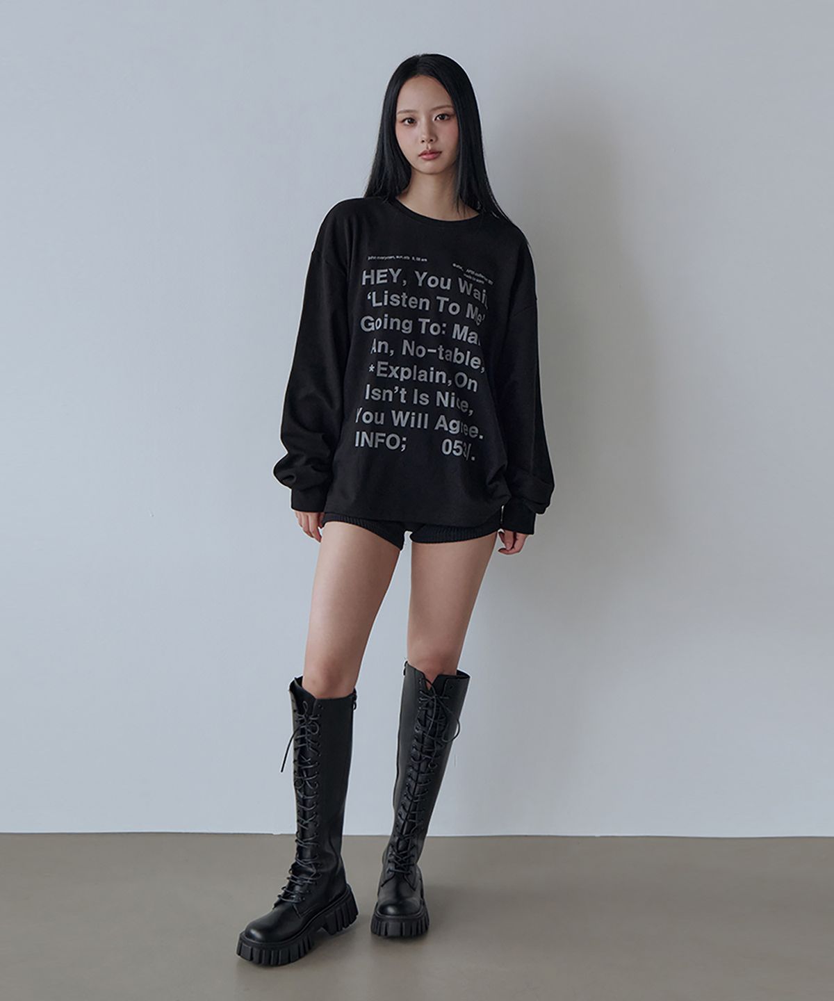오오엠엘(5OML) info 루즈핏 스웻셔츠(블랙)