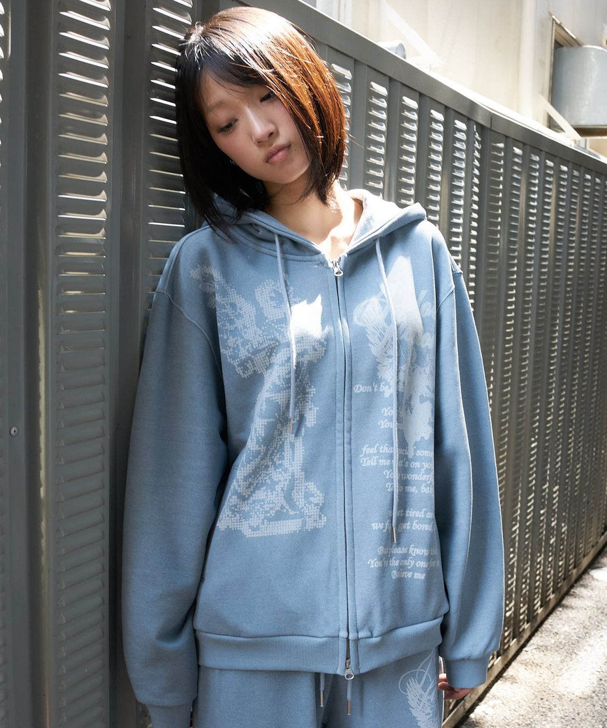 라티젠(LARTIGENT) L27 BAROQUE HOODIE ZIP-UP(SKY BLUE)