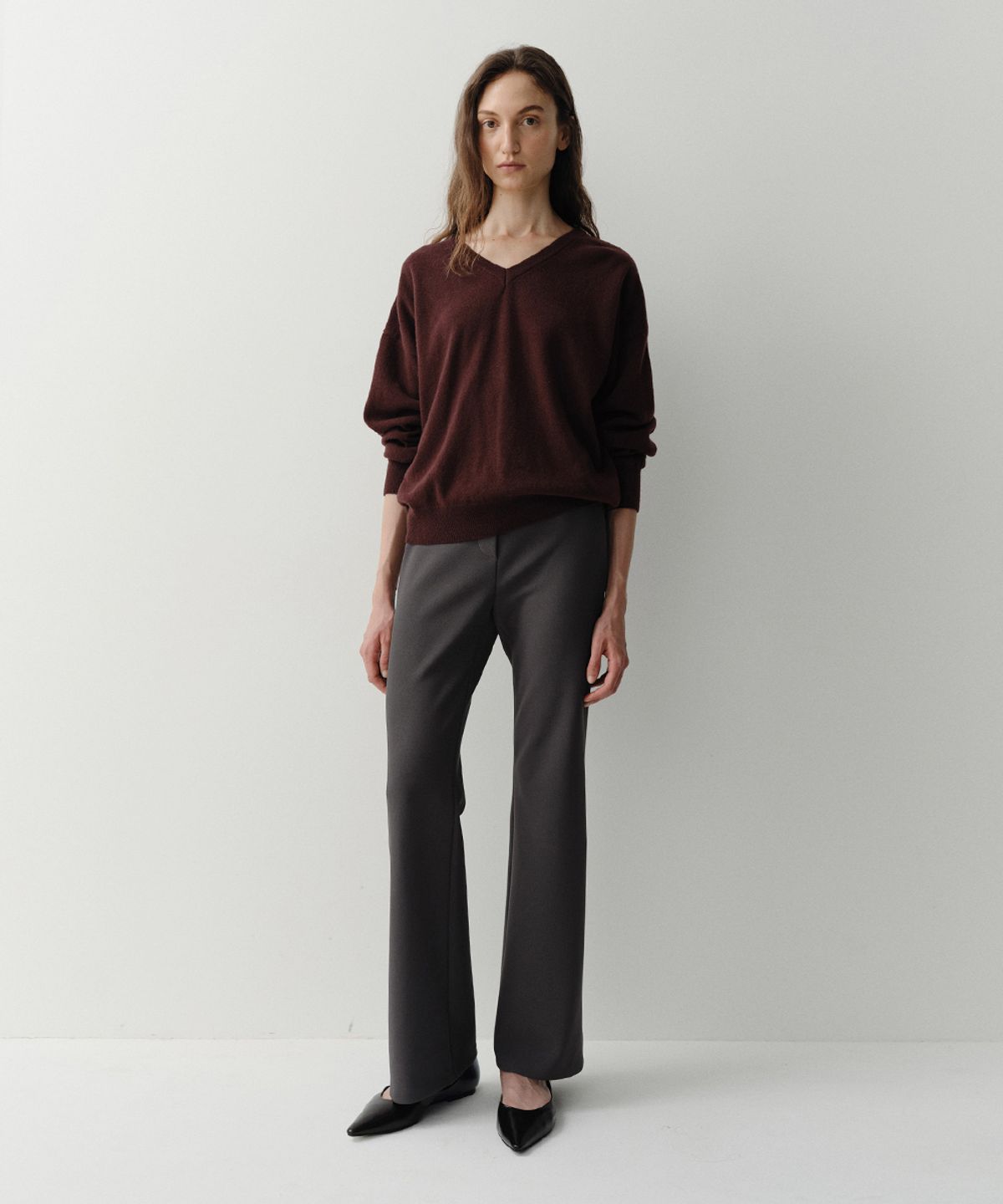 이아(EAAH) NELL STRETCH FLARE PANTS (TAUPE)
