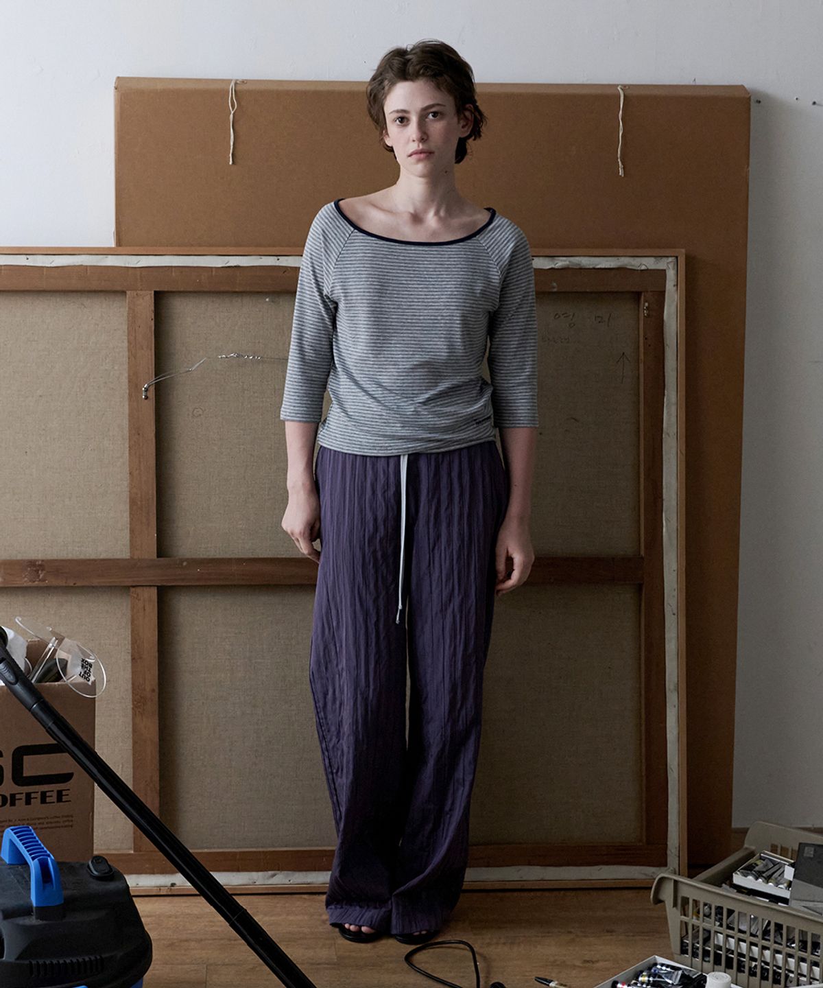 토아베(TOAVE) Silhouette Wide Neck Striped T-Shirt (Melange gray)
