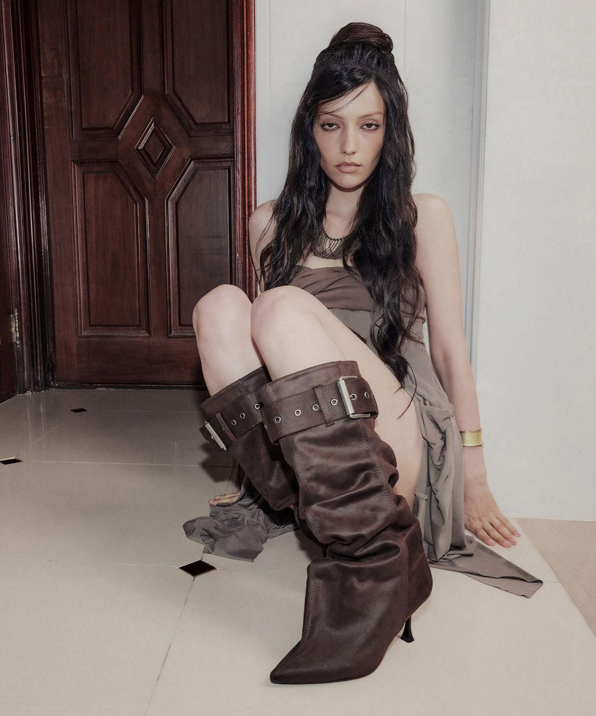 이크닉(IHCNIK) 305 buckle slouchy boots  / brown