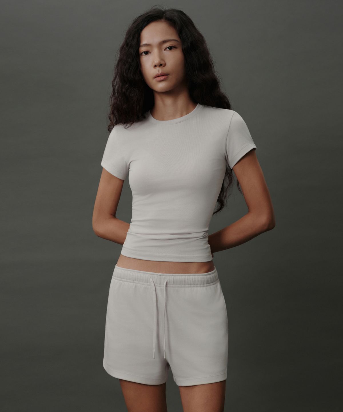 무신사 스탠다드 우먼(MUSINSA STANDARD WOMAN) [리커버리] 우먼즈 슬림 핏 반소매 티셔츠 [더스티 크림]