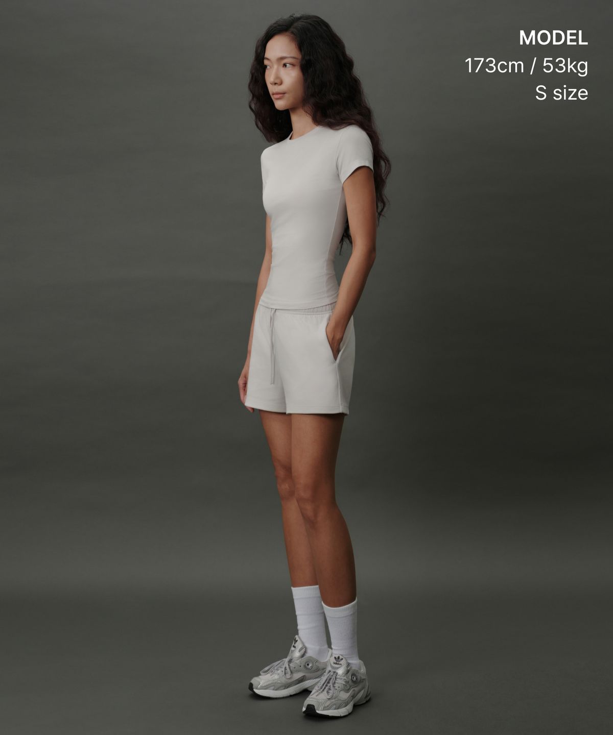 무신사 스탠다드 우먼(MUSINSA STANDARD WOMAN) [리커버리] 우먼즈 슬림 핏 반소매 티셔츠 [더스티 크림]