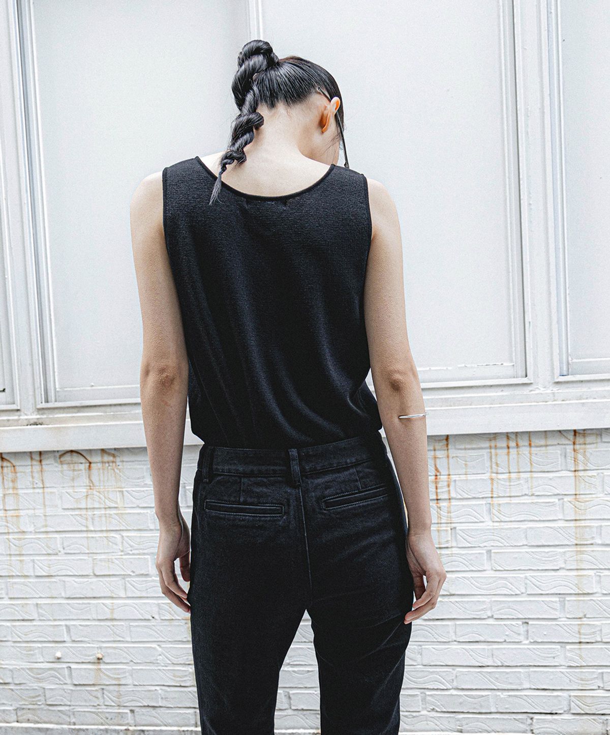 으음키임(EMKM) 린넨 브이넥 니트탑_BLACK