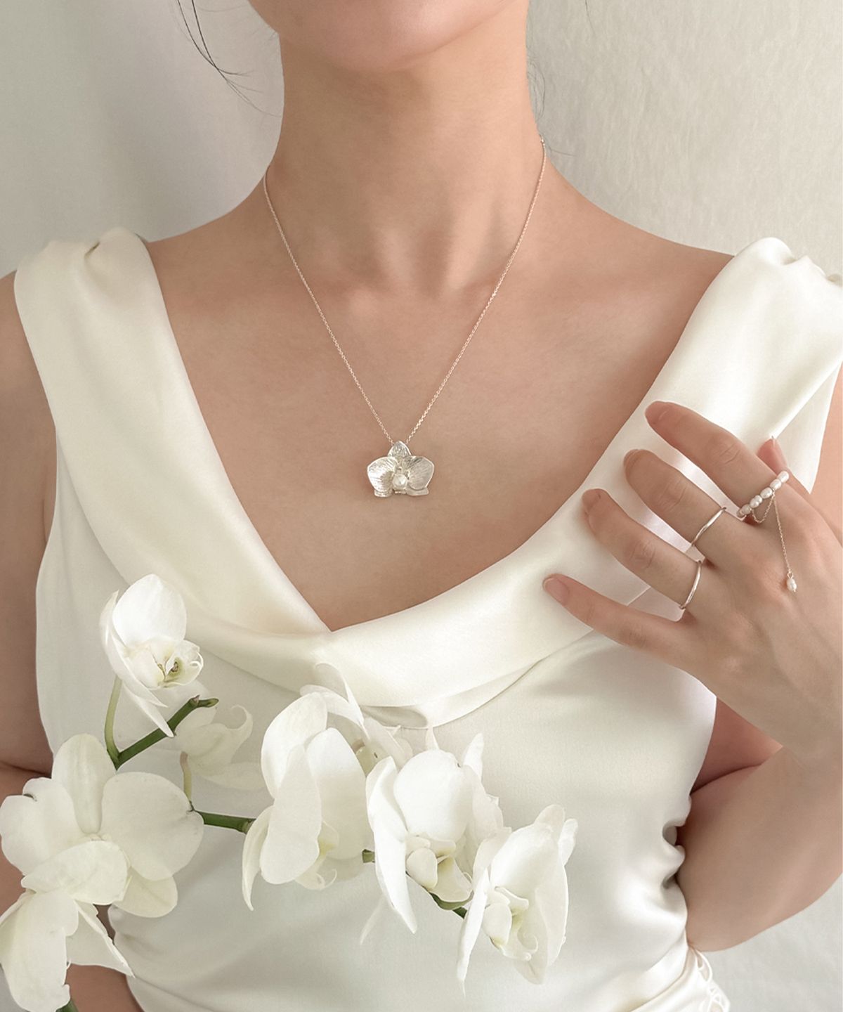오시에르(osier) Orchid Necklace