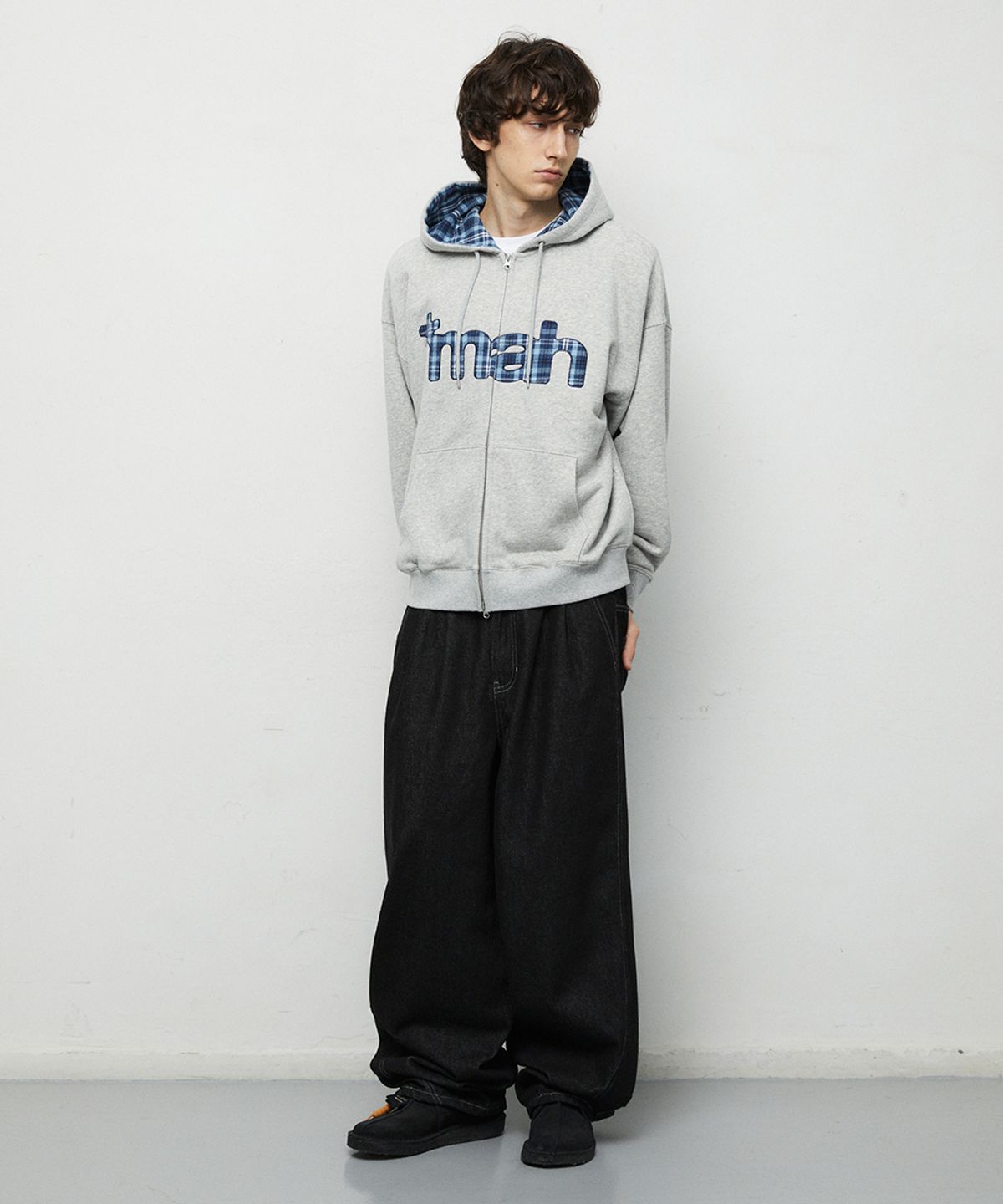 마하그리드(MAHAGRID) CHECK APPLIQUE HOOD ZIP UP[GREY]