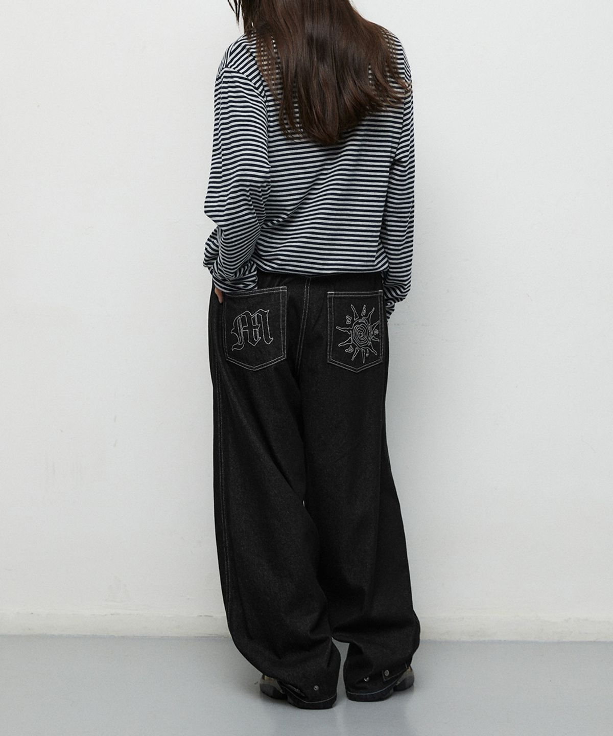 마하그리드(MAHAGRID) TWO TUCK CURVED DENIM PANTS[BLUE]
