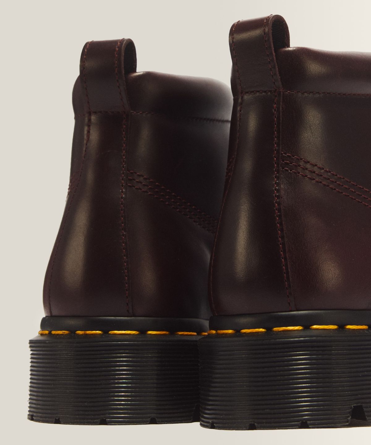 닥터마틴(DR.MARTENS) 로웰 처카 6홀 부츠 - 스파이스 브라운 / 43323200