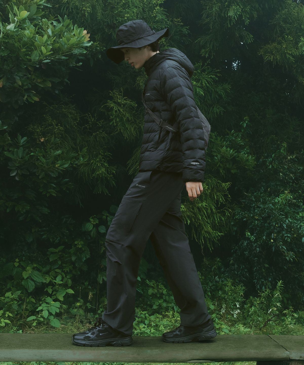 스노우피크 어패럴(SNOWPEAK APPAREL) 캠프 드라이 와이드 팬츠 (S26FMFPT60) Dark Charcoal
