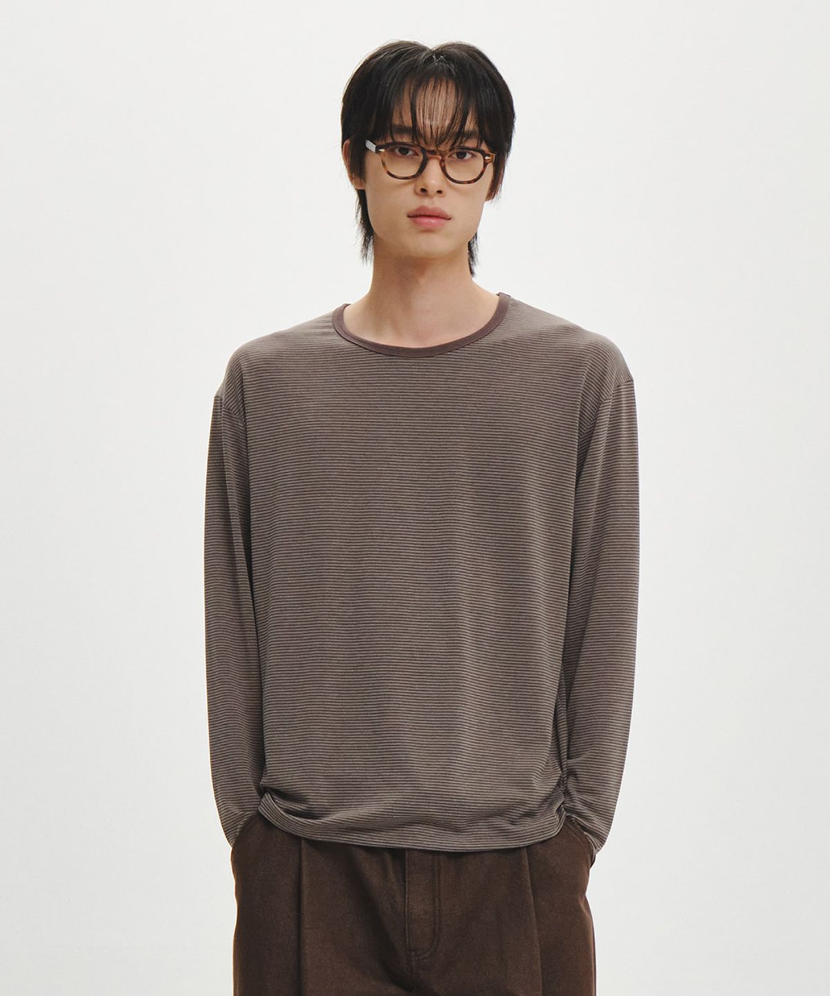 이코르(ECORR) 워셔블 스트라이프 레이어드 크롭 롱슬리브_브라운