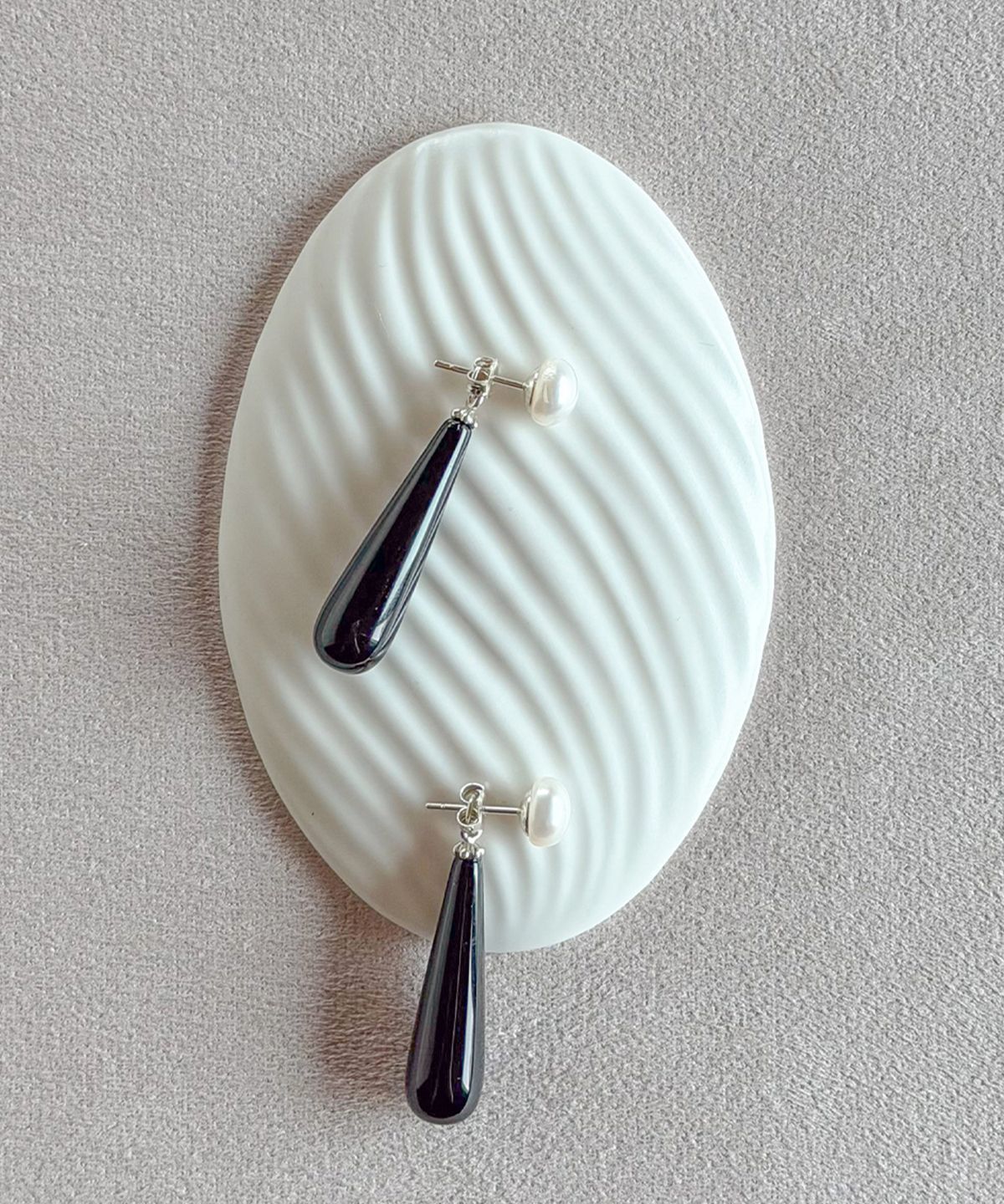 오시에르(osier) Ebon Earrings