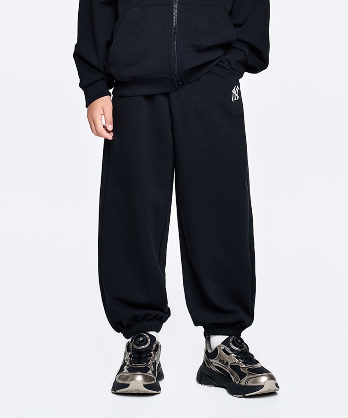 엠엘비 키즈(MLB KIDS) 스포티브 스몰로고 루즈 조거 팬츠 NY (Black)