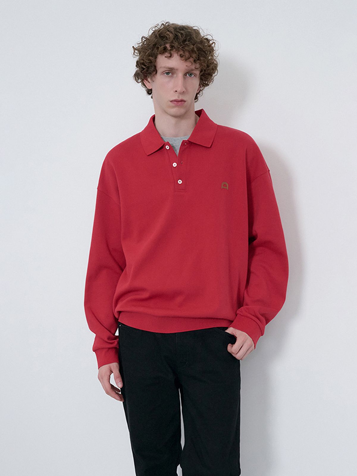 던스트 포 맨(DUNST FOR MEN) UNISEX LEATHER LOGO COLLARED T-SHIRT_UDTS6C110_RED
