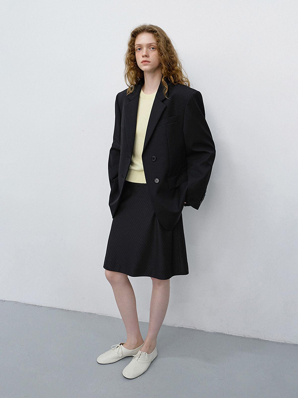 던스트(DUNST) BIAS MIDI STRIPED SKIRT_UDSK6C214_BLACK STRIPE