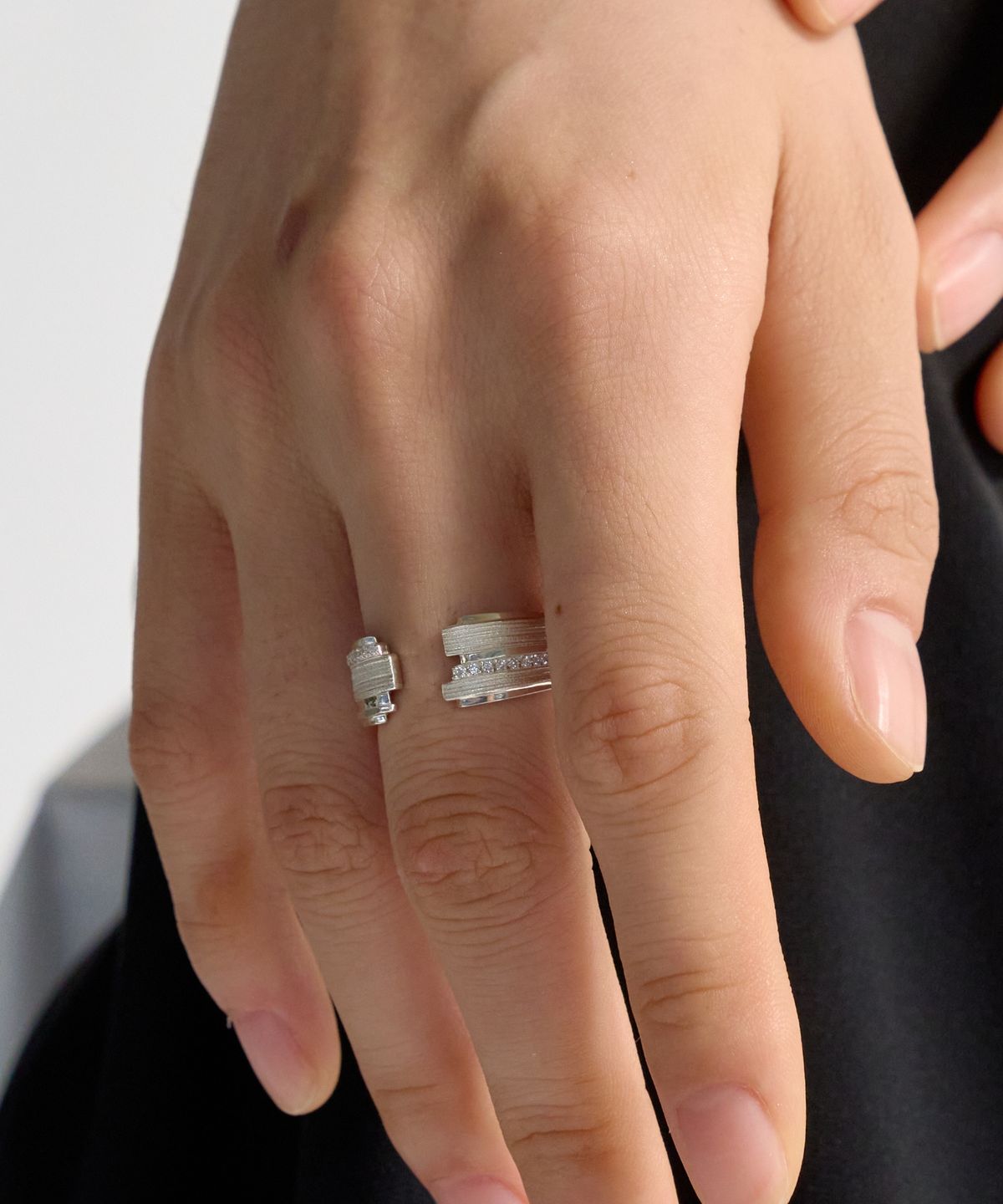 바라두(BARADU) 925 Tier wide band ring - Stone