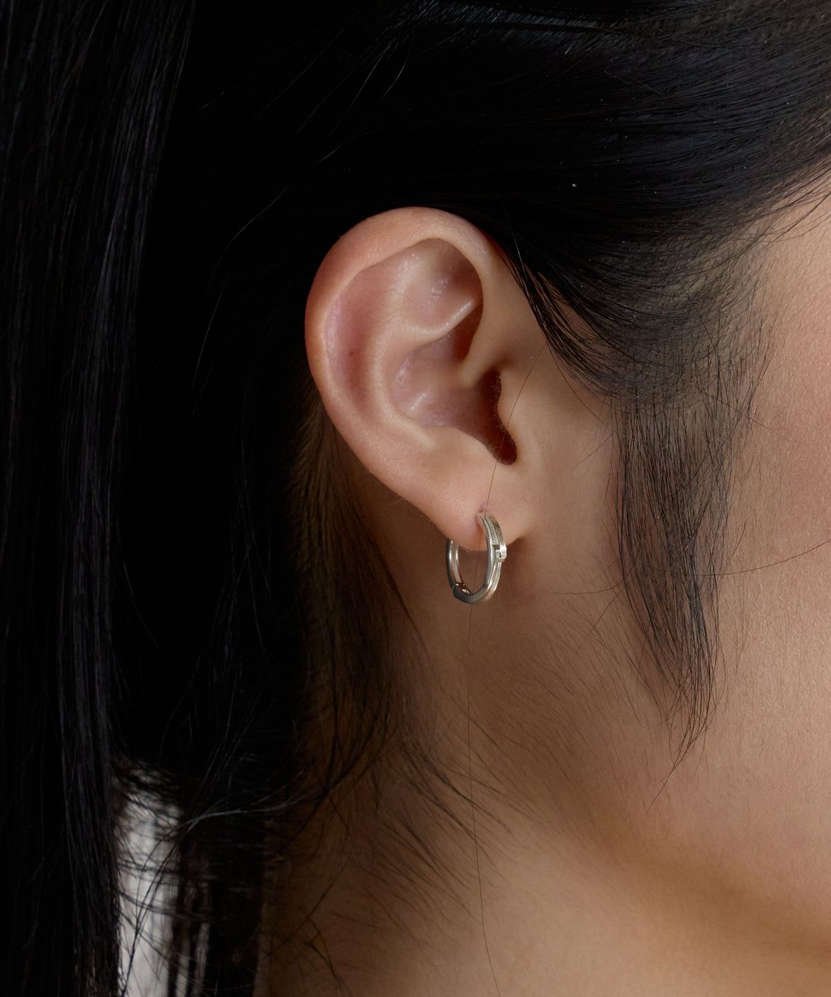 바라두(BARADU) 925 Cliff hoop earrings