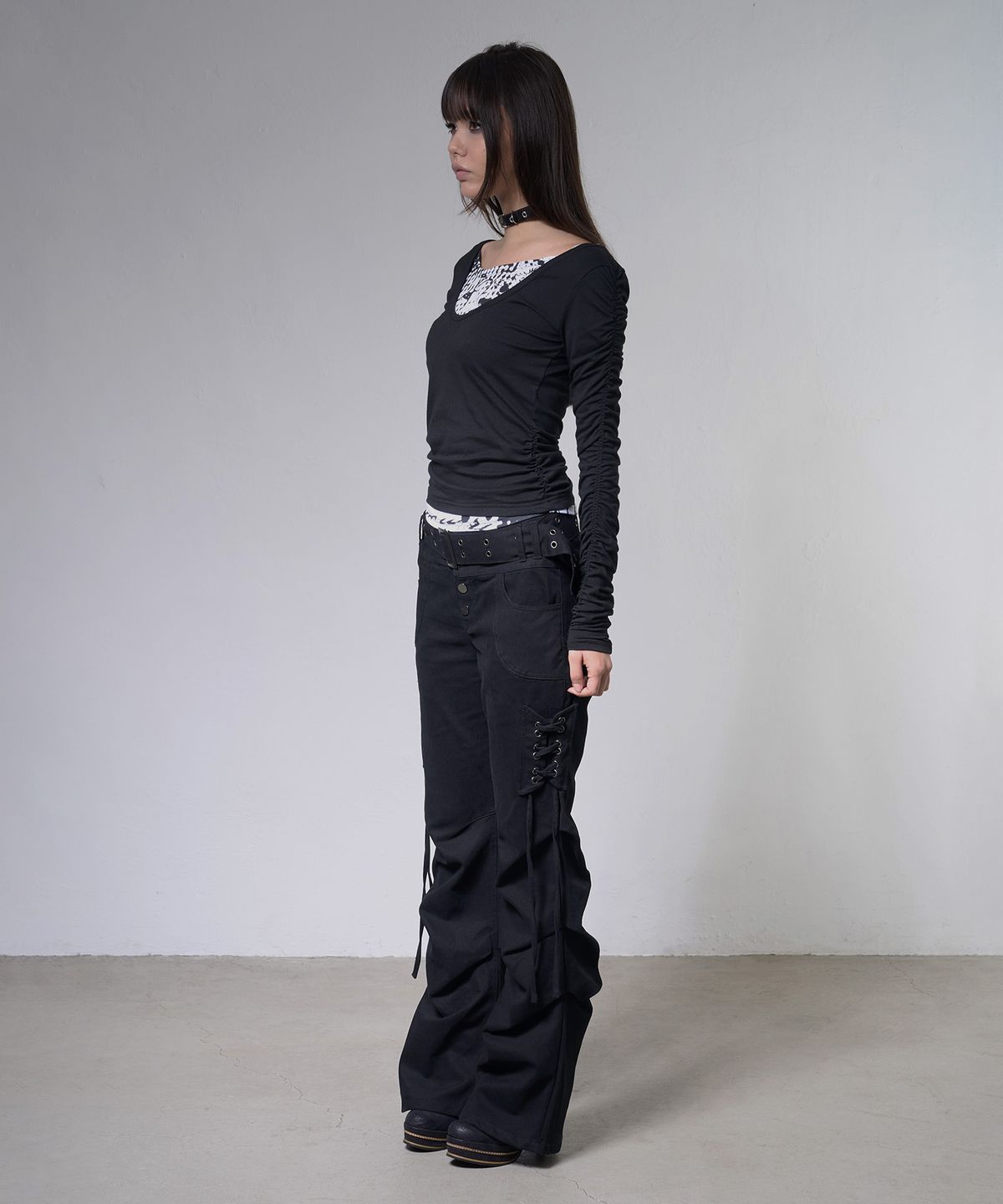 팬시클럽(FANCY CLUB) 더블 레이어드 셔링 탑 (BLACK) F26ZB524