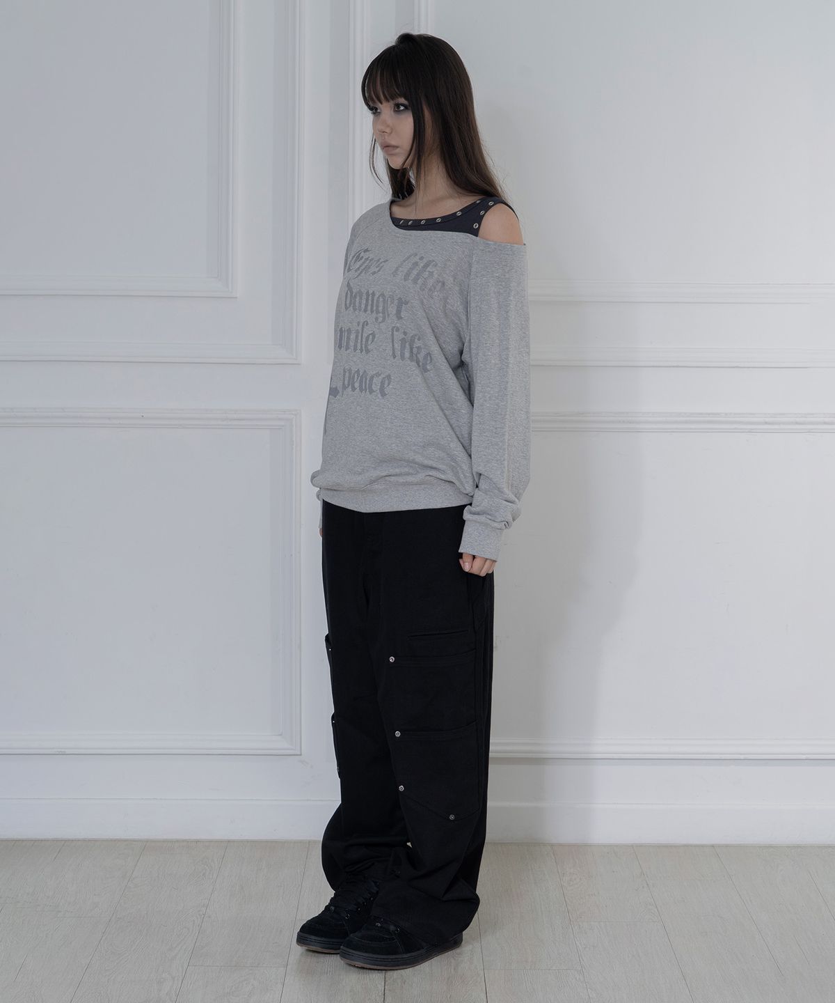 팬시클럽(FANCY CLUB) 로저리 노이어 스웻셔츠 (MELANGE GRAY) F26ZB016