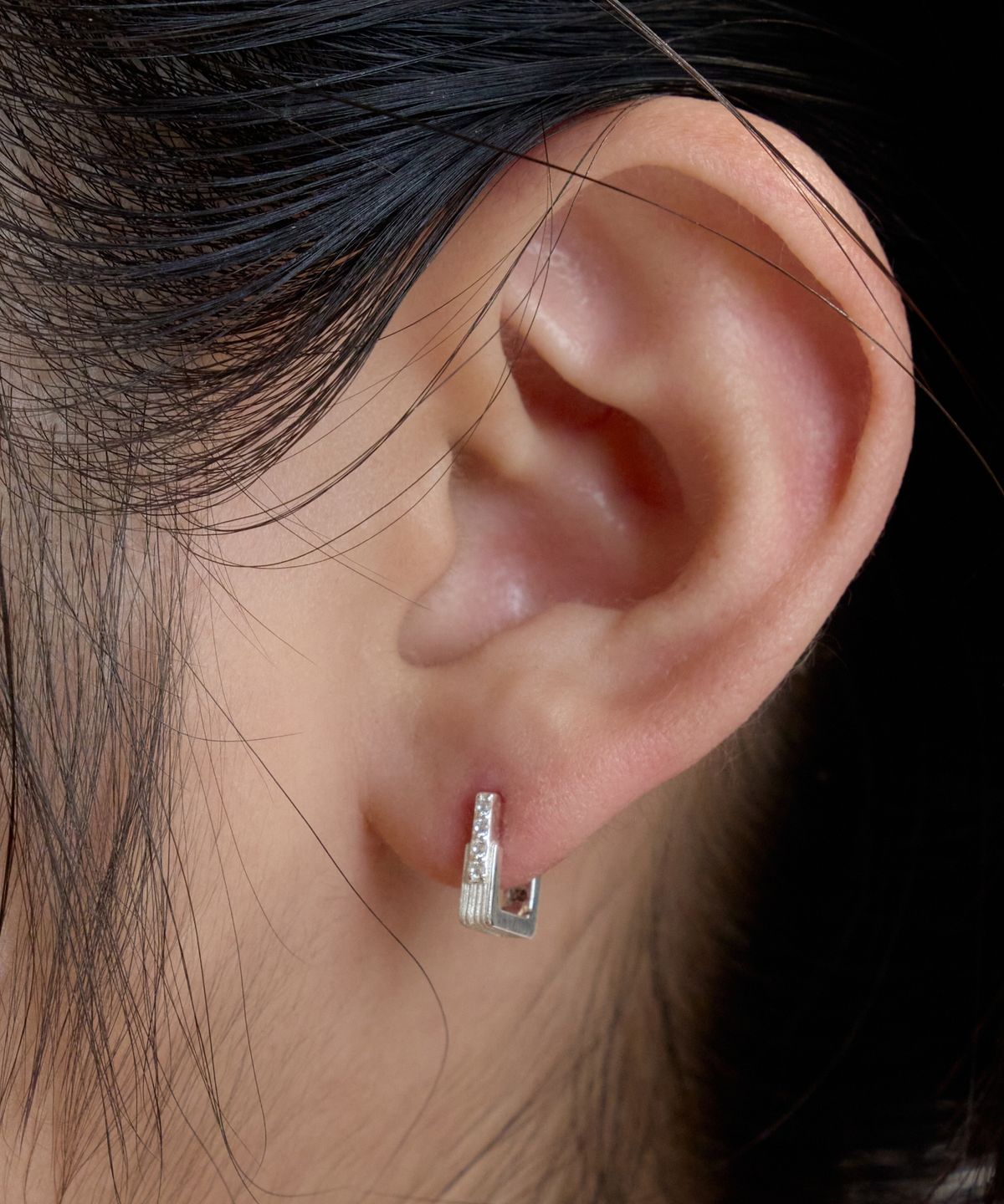 바라두(BARADU) 925 Monolith square hoop earrings