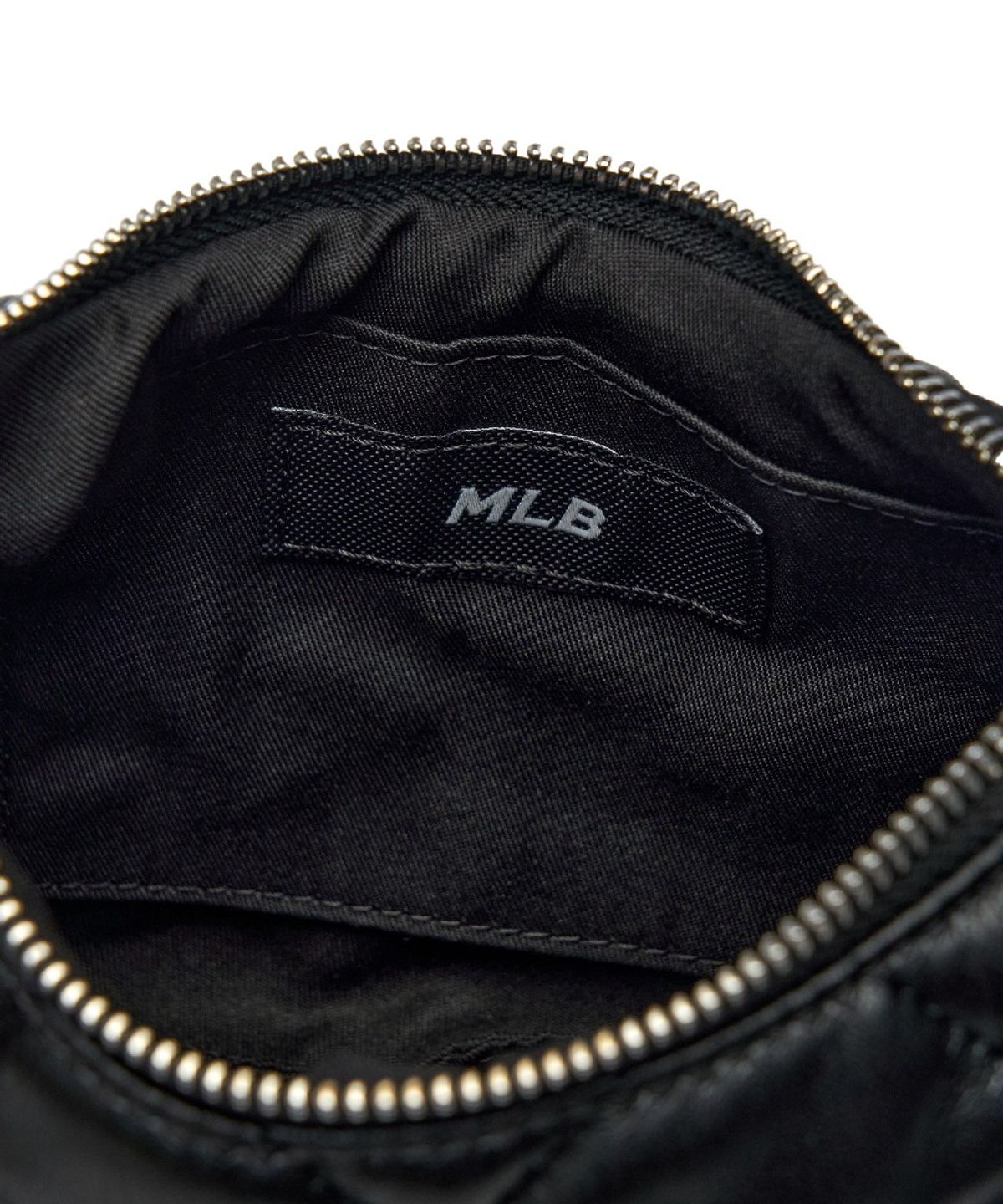 엠엘비(MLB) 베이직 퀼팅 PU 호보백 NY (Black)